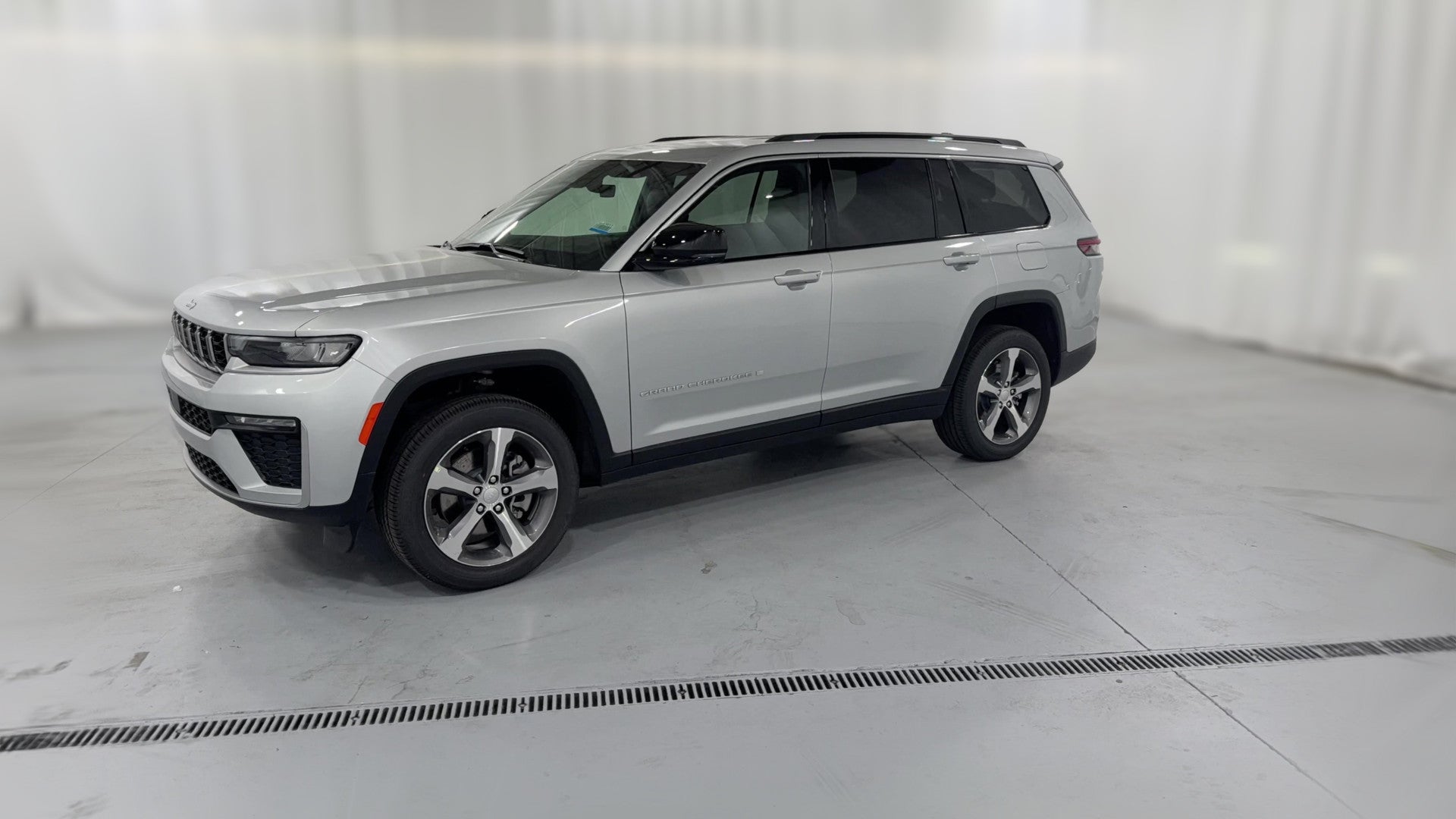2026 Jeep Grand Cherokee L vehicle photo