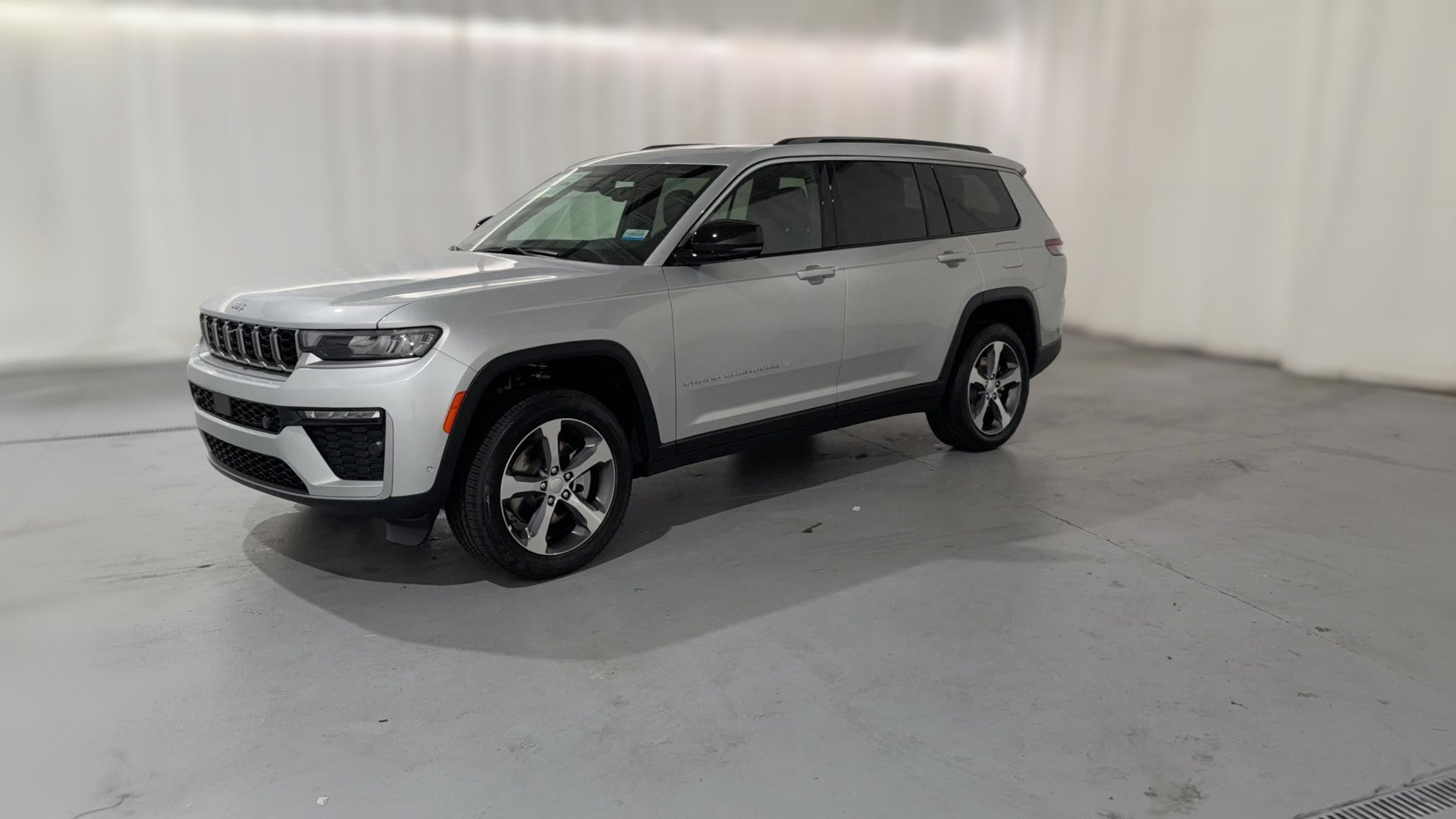 2026 Jeep Grand Cherokee L vehicle photo