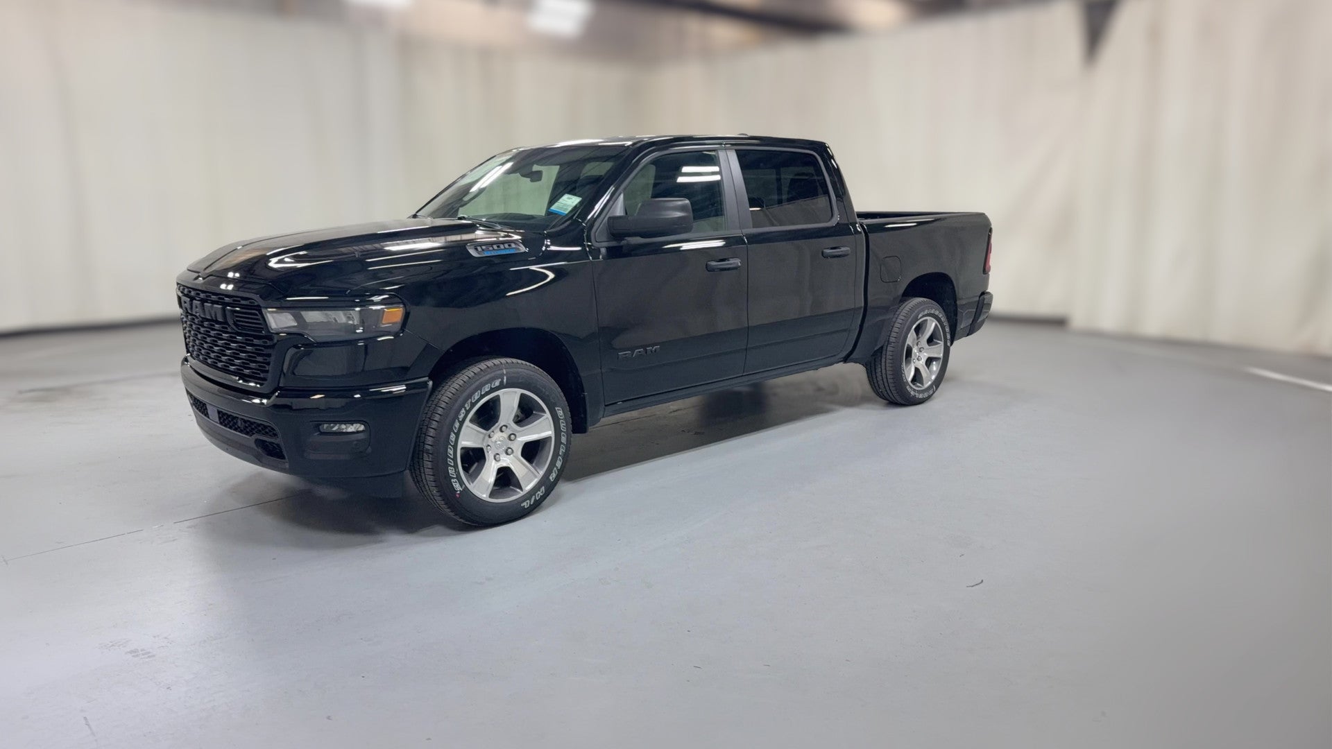 2026 Ram 1500 Crew Cab vehicle photo
