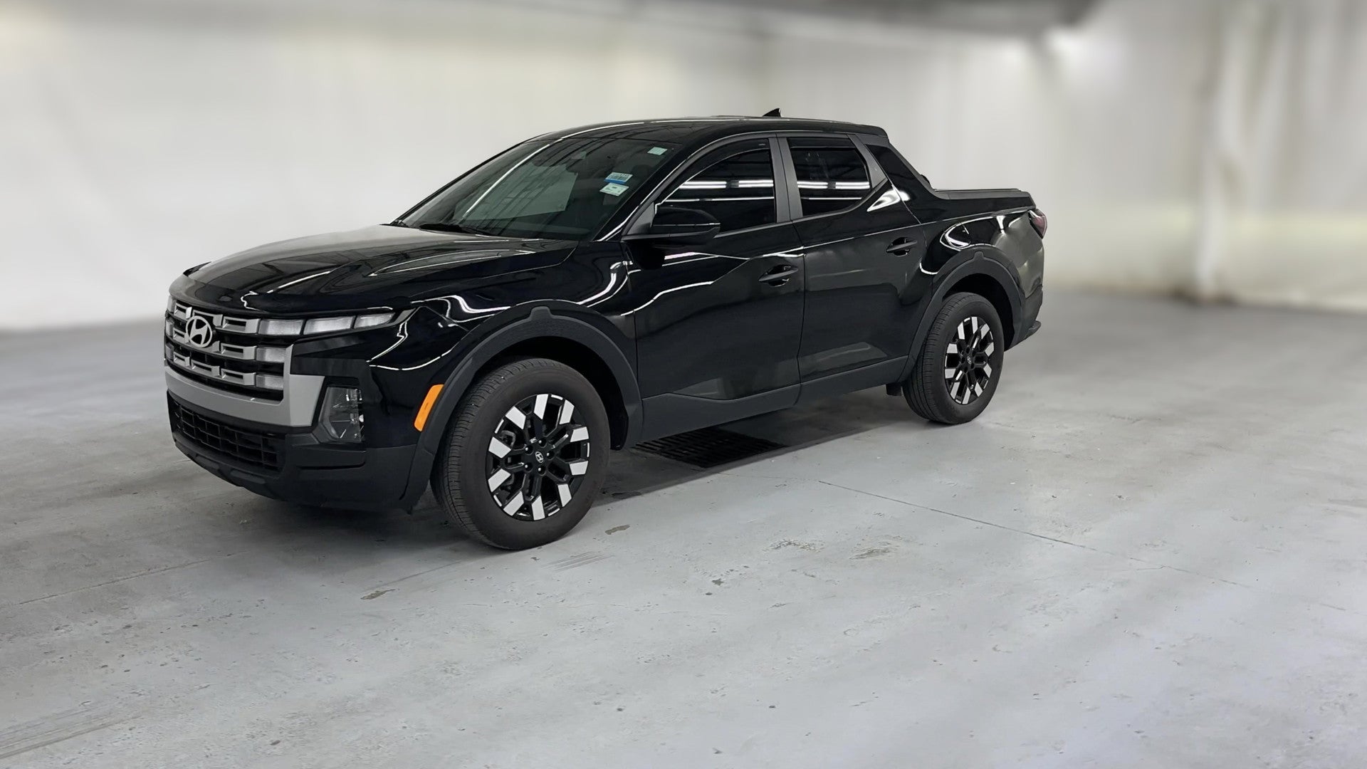 2025 Hyundai Santa Cruz vehicle photo