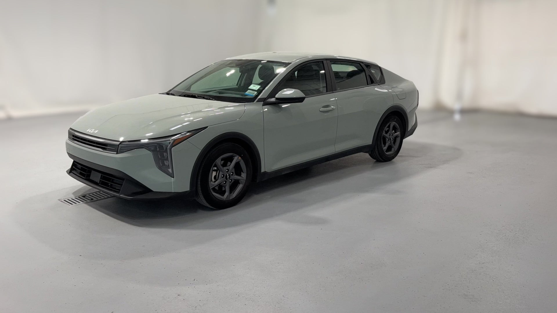 2025 Kia K4 vehicle photo