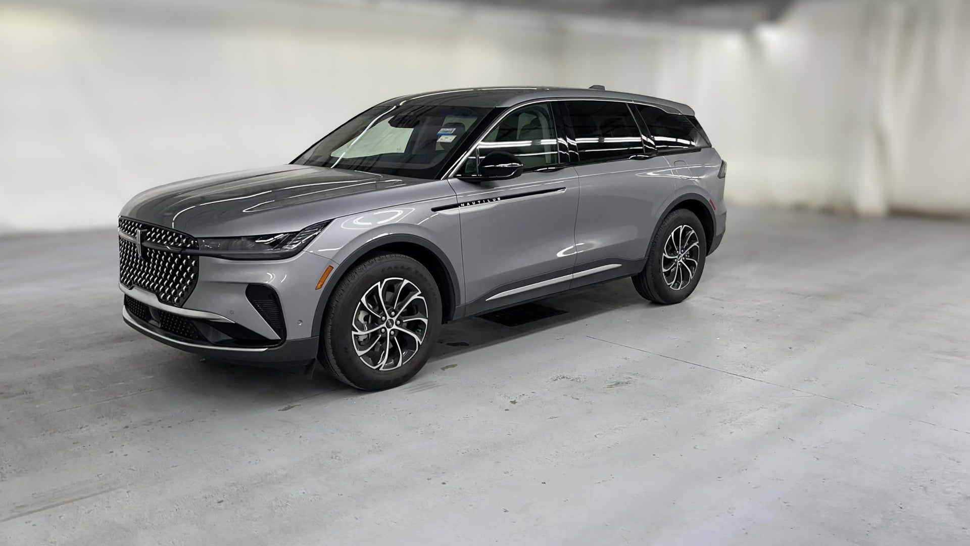 2024 Lincoln Nautilus vehicle photo