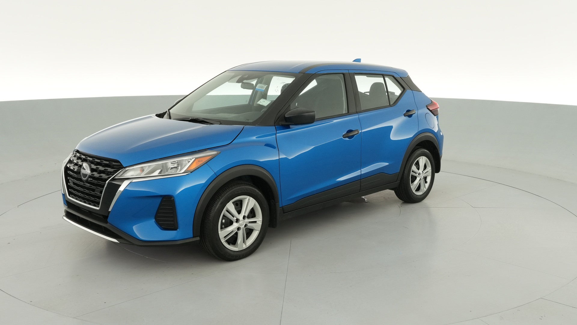 2025 Nissan Kicks Play vehicle photo