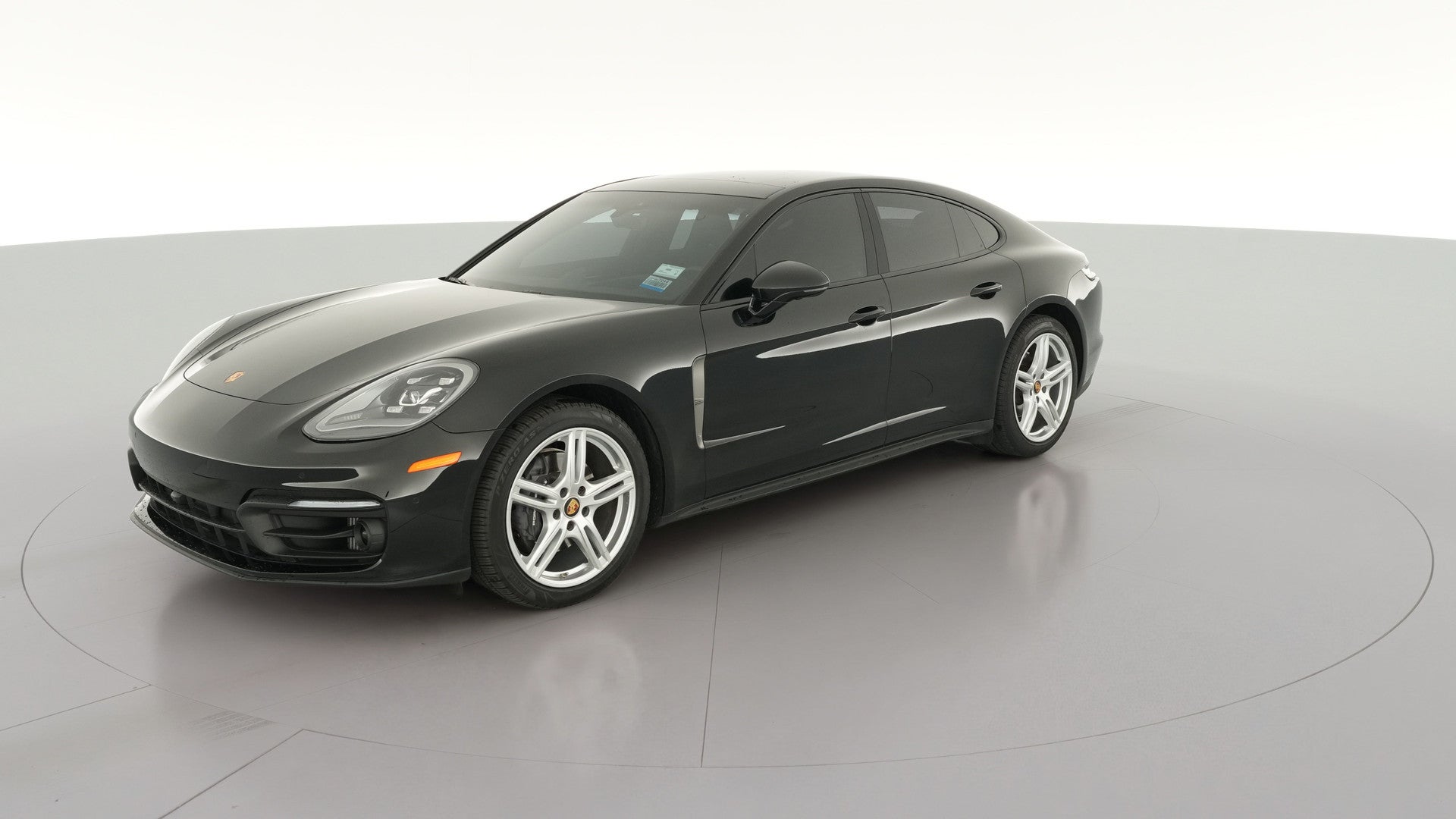 2023 Porsche Panamera vehicle photo