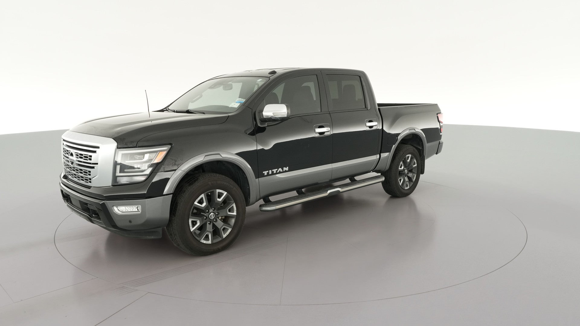 2021 Nissan Titan Crew Cab vehicle photo