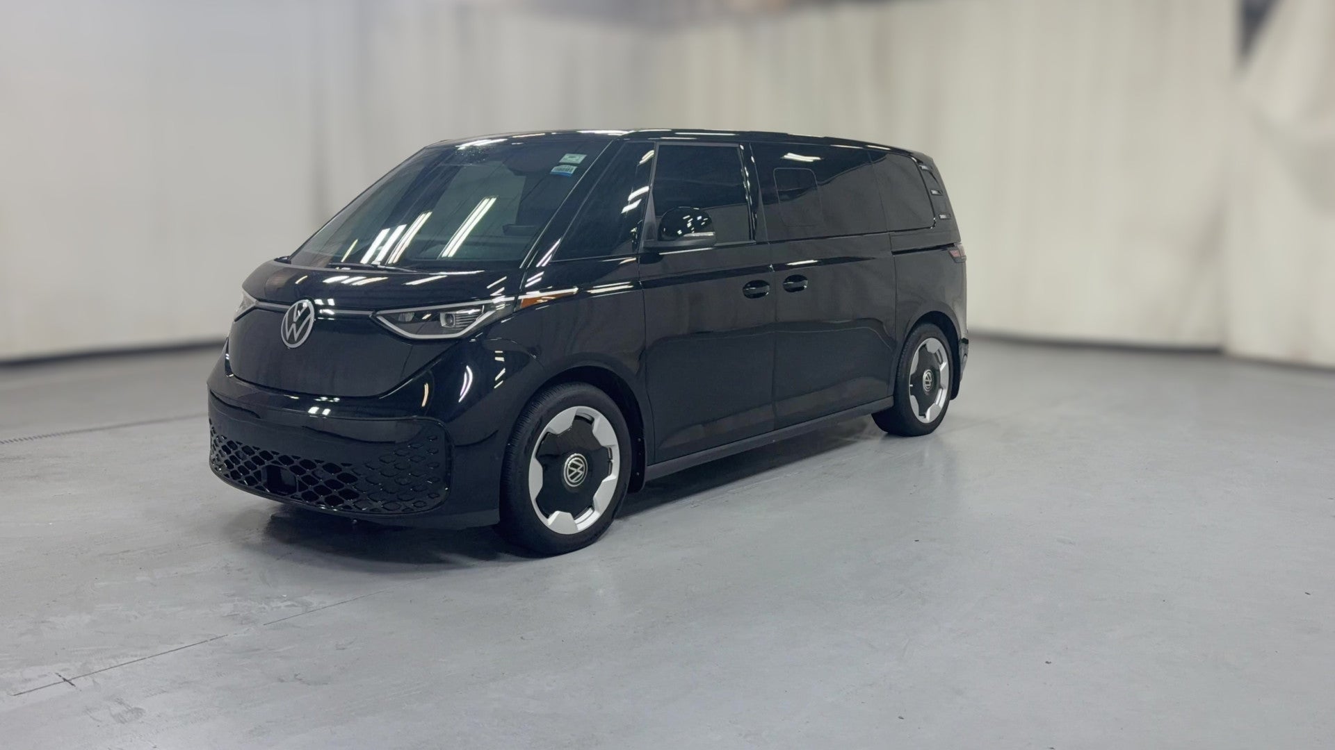 2025 Volkswagen ID.Buzz vehicle photo
