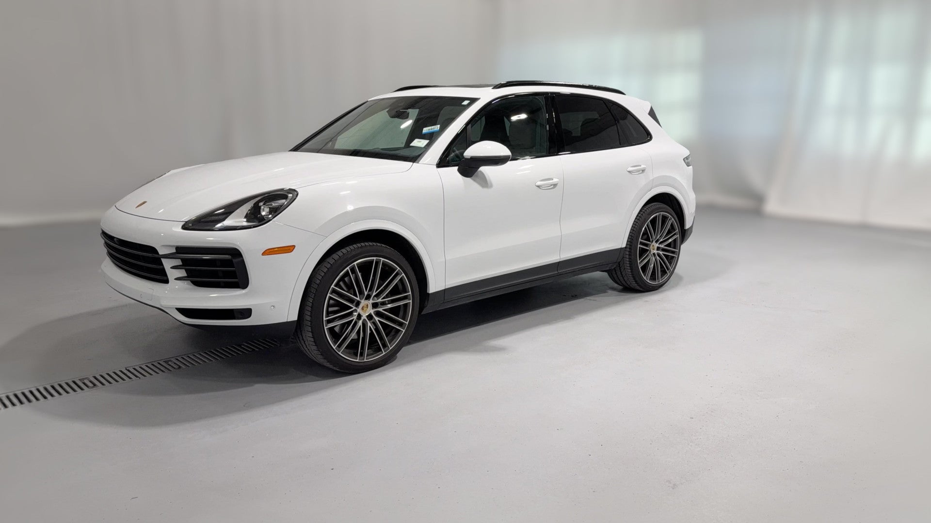 2023 Porsche Cayenne vehicle photo