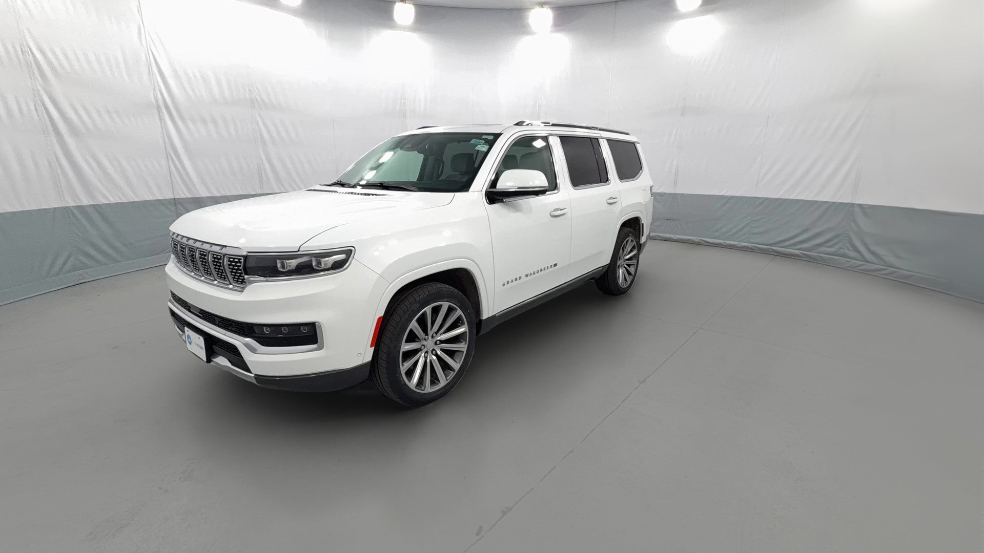 2022 Jeep Grand Wagoneer vehicle photo