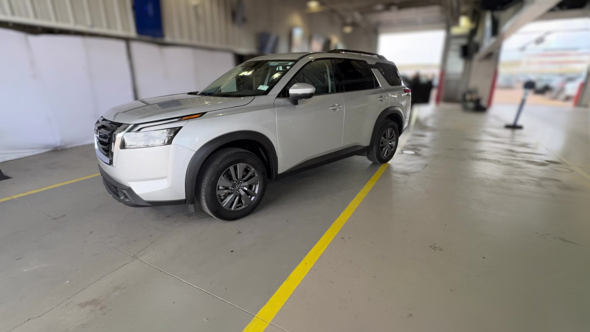 2025 Nissan Pathfinder vehicle photo