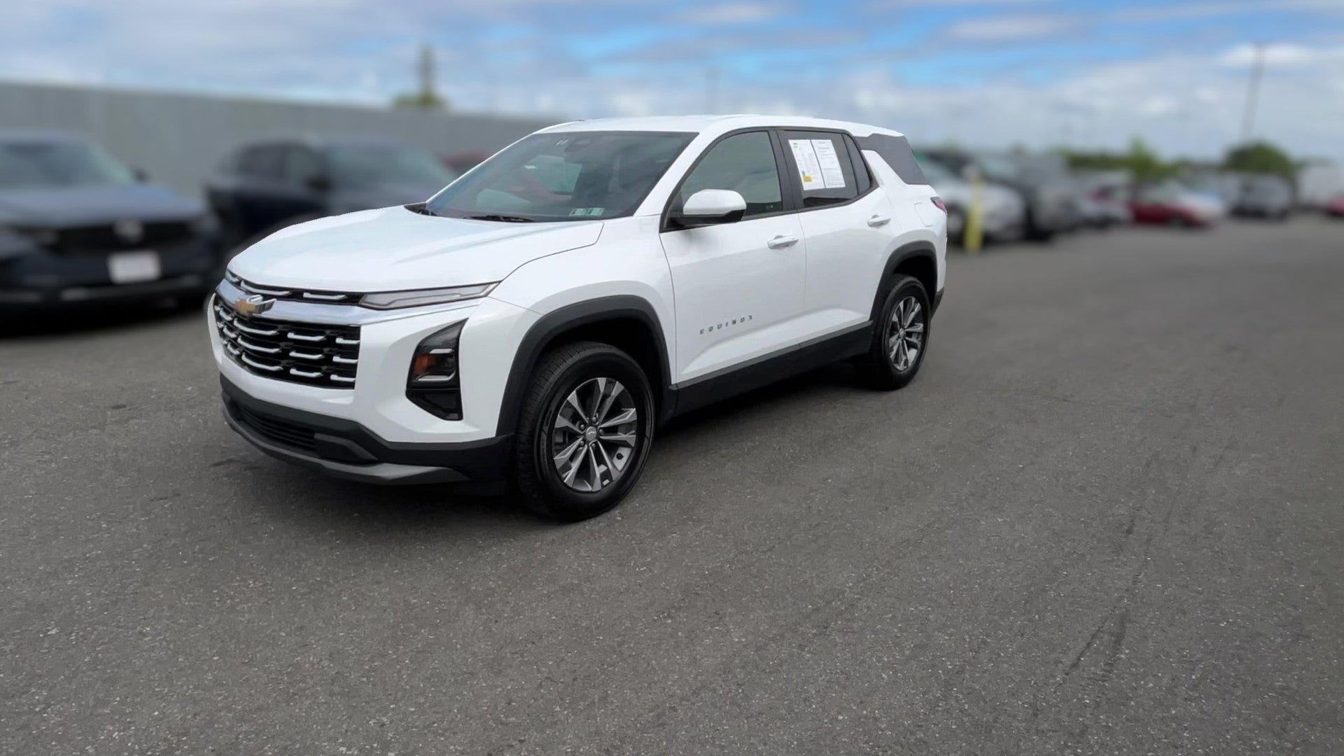 2025 Chevrolet Equinox vehicle photo