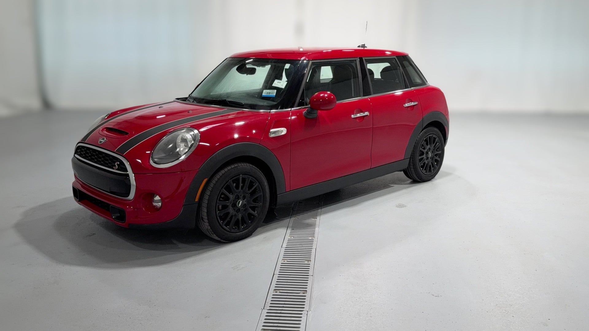 2019 MINI Hardtop 4 Door vehicle photo