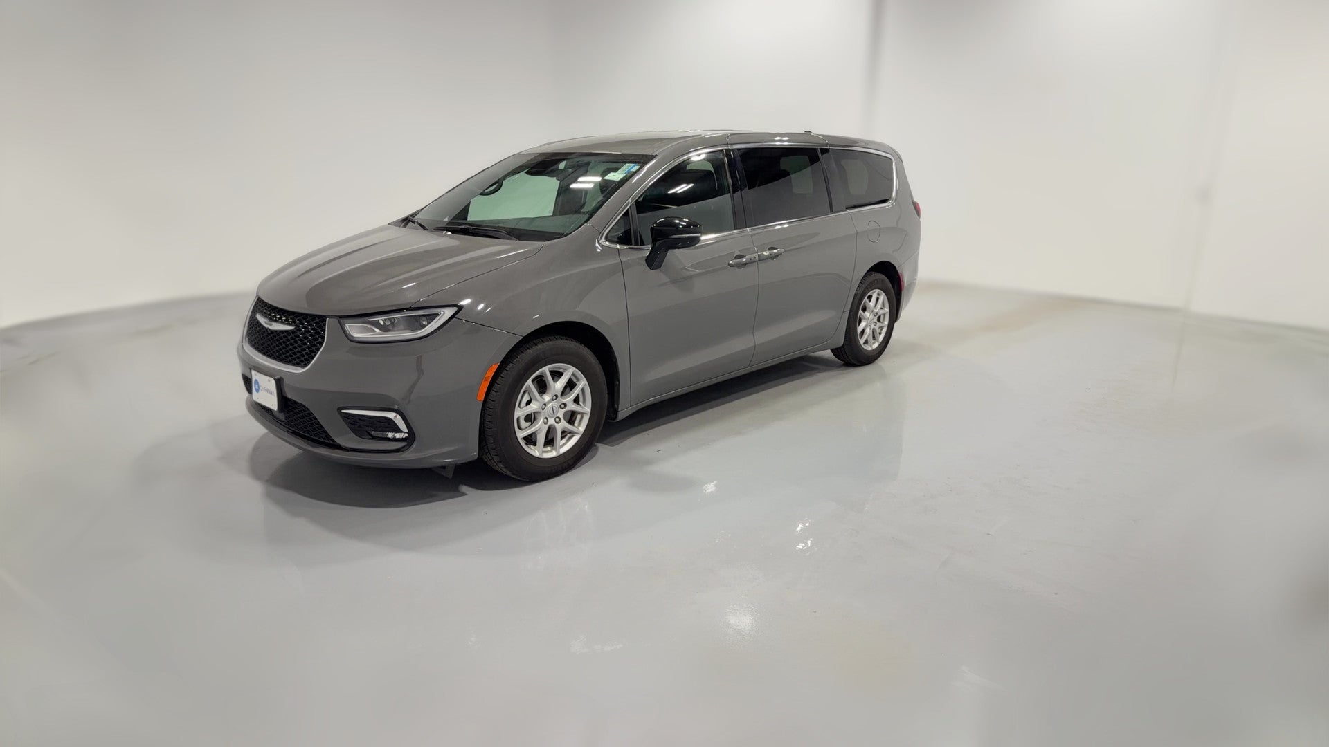 2025 Chrysler Pacifica vehicle photo