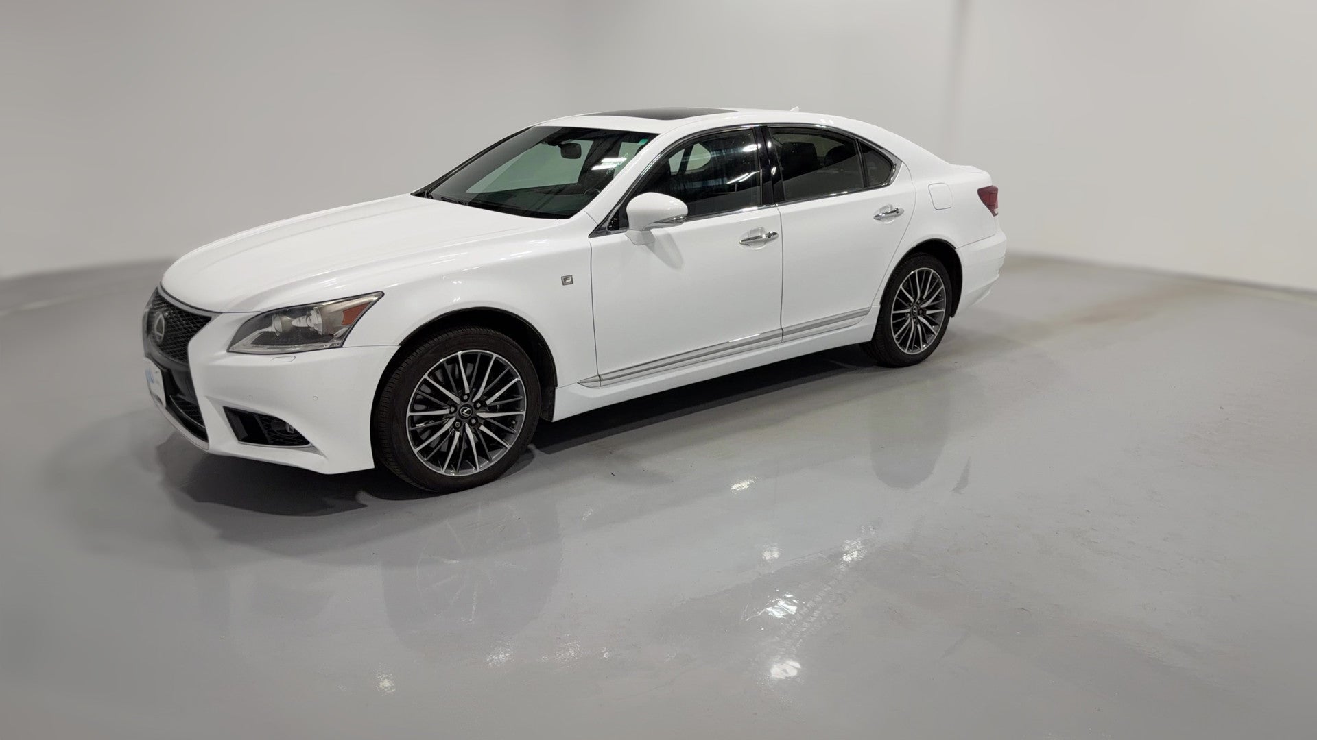 2013 Lexus LS vehicle photo