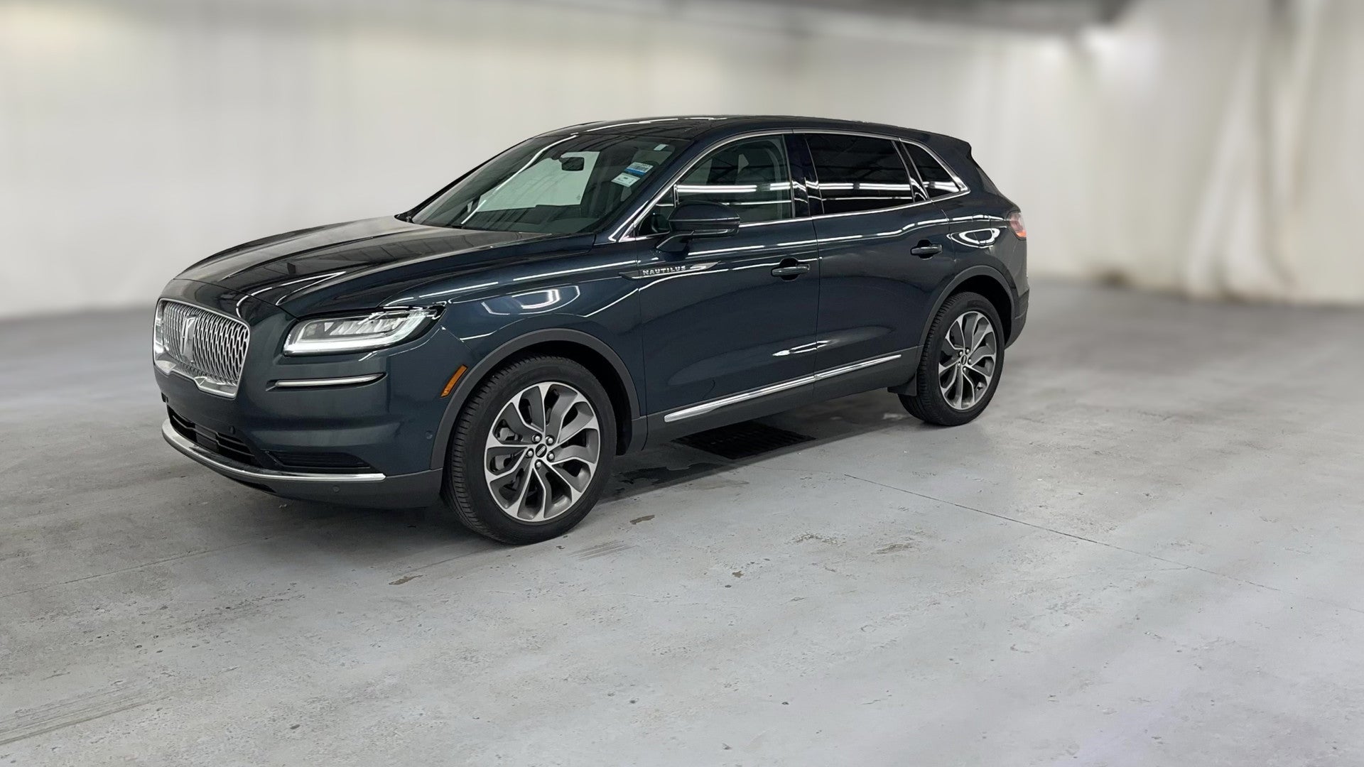 2022 Lincoln Nautilus vehicle photo