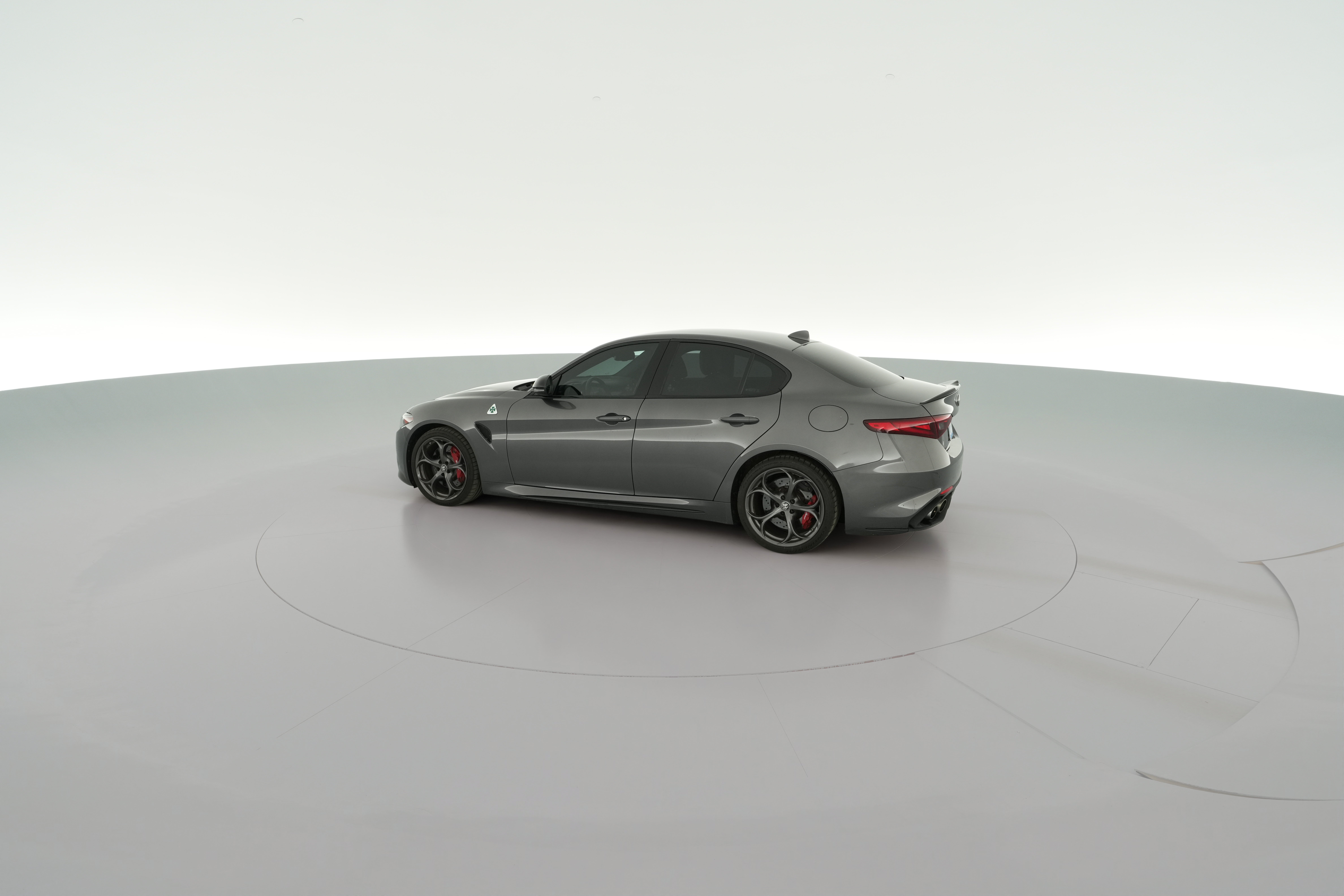 2022 Alfa Romeo Giulia Quadrifoglio - Photo 31