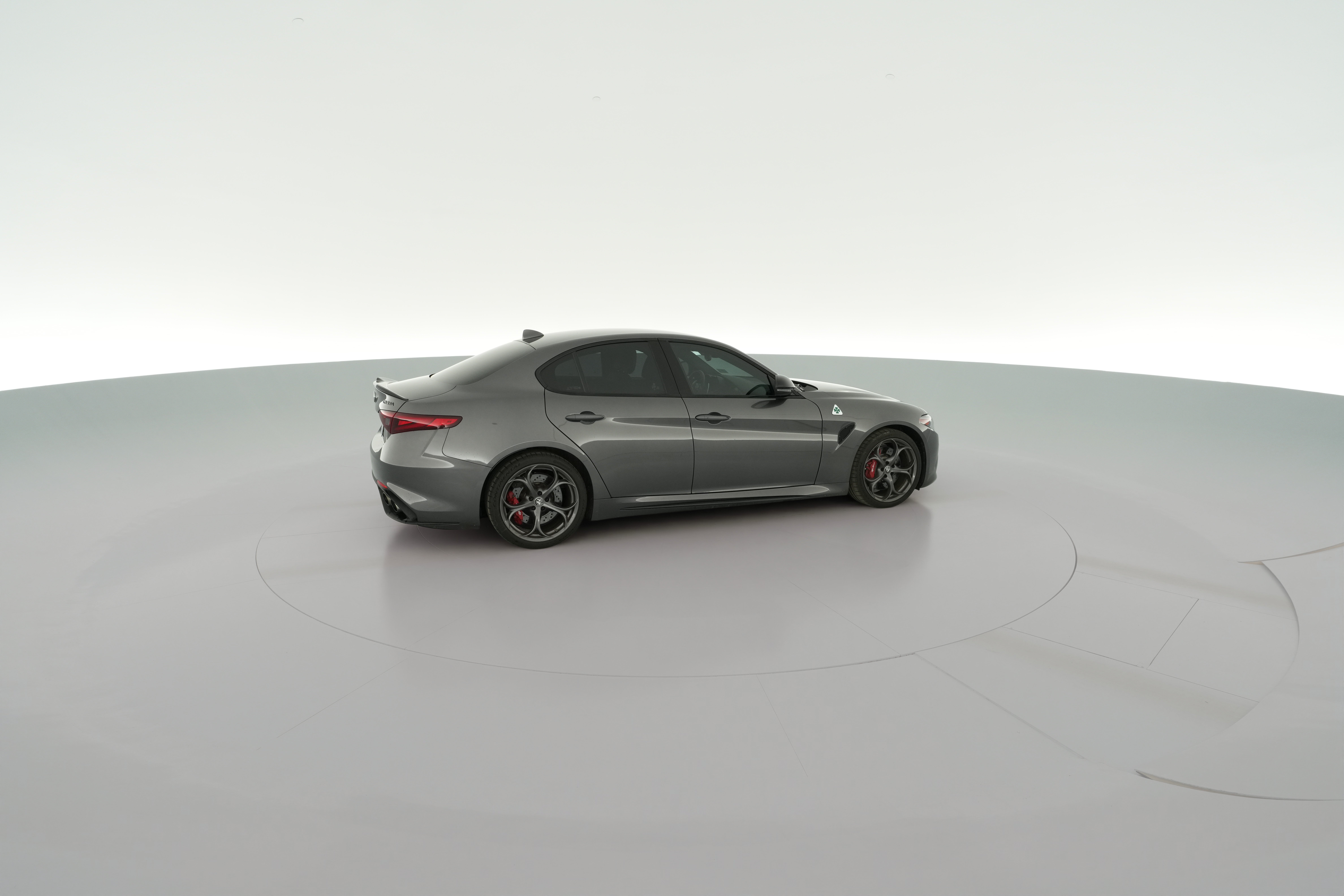 2022 Alfa Romeo Giulia Quadrifoglio - Photo 37