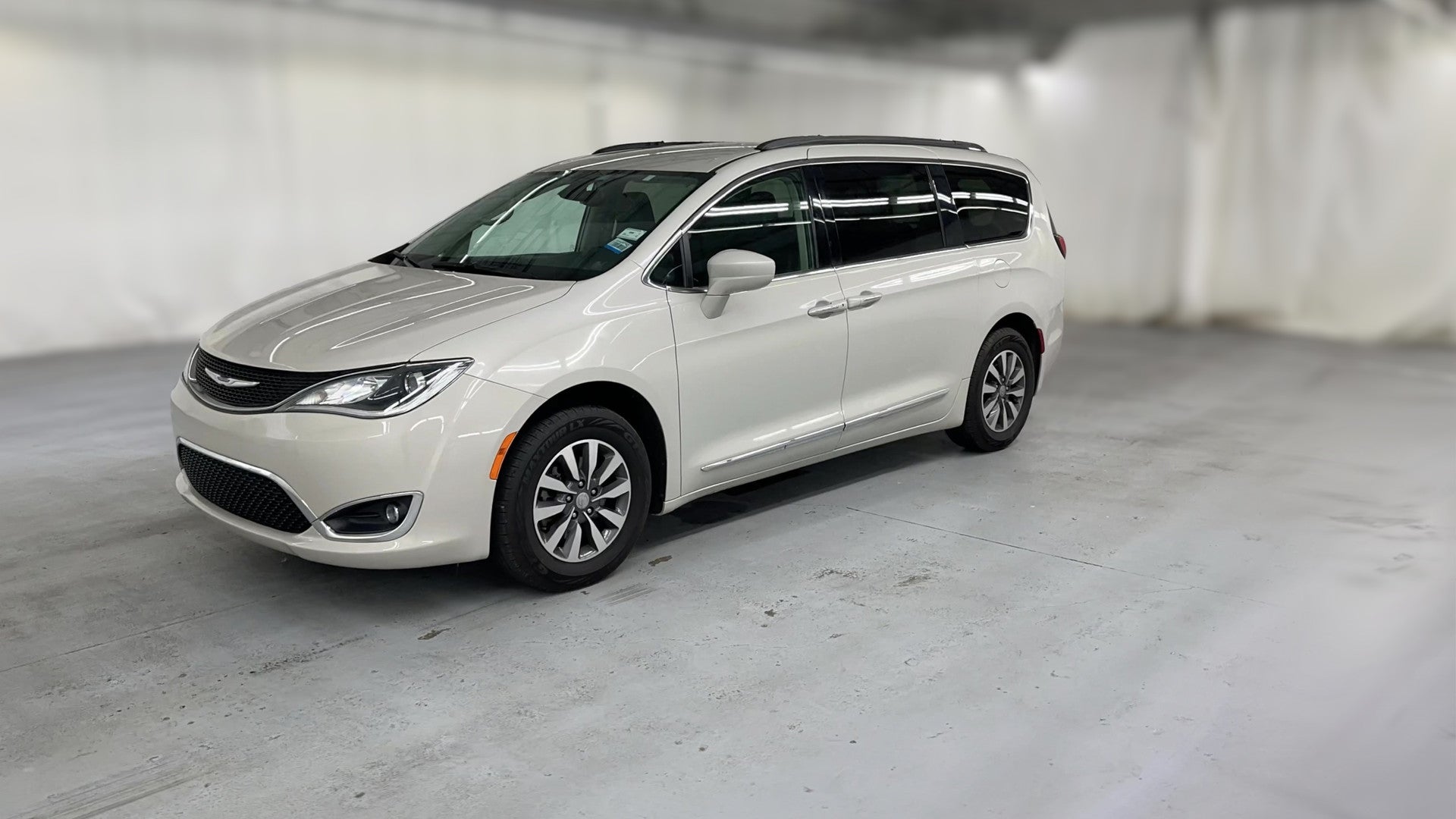 2020 Chrysler Pacifica vehicle photo