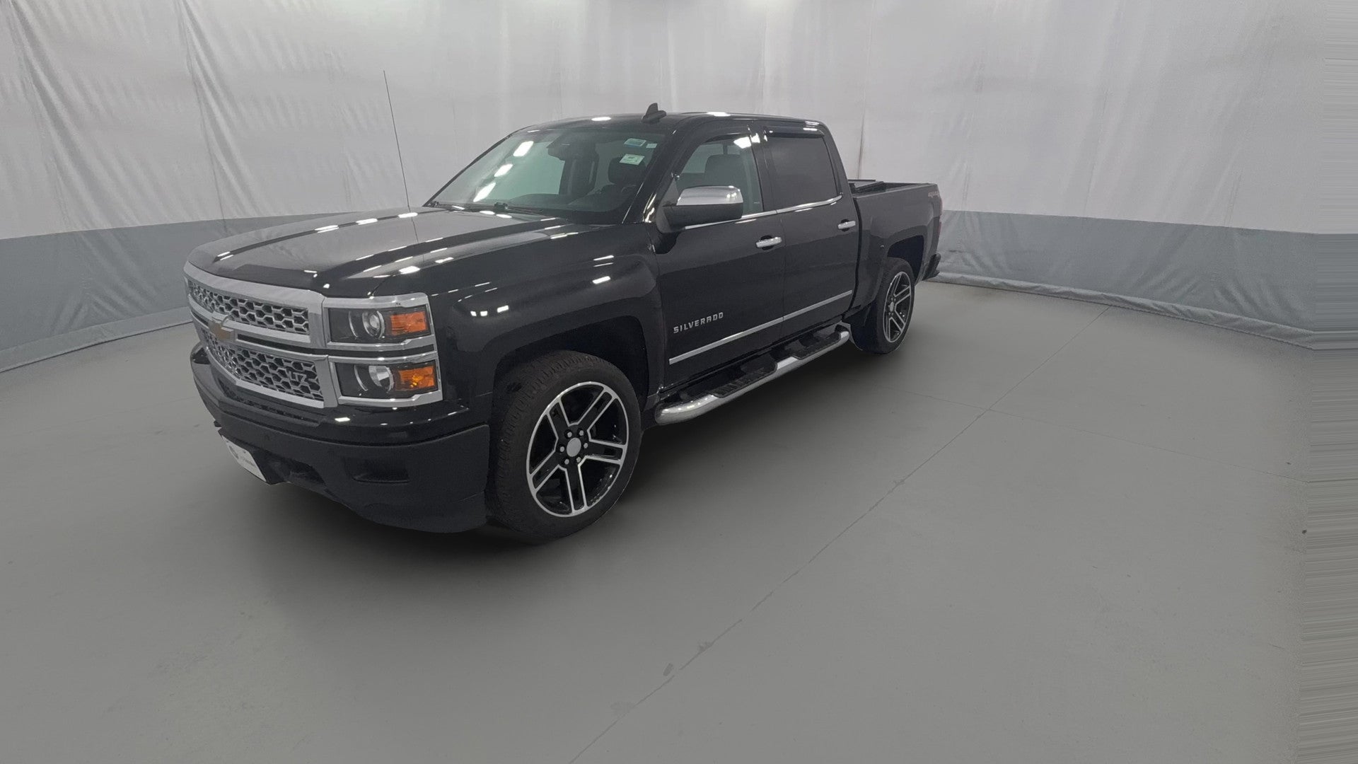 2015 Chevrolet Silverado 1500 Crew Cab vehicle photo