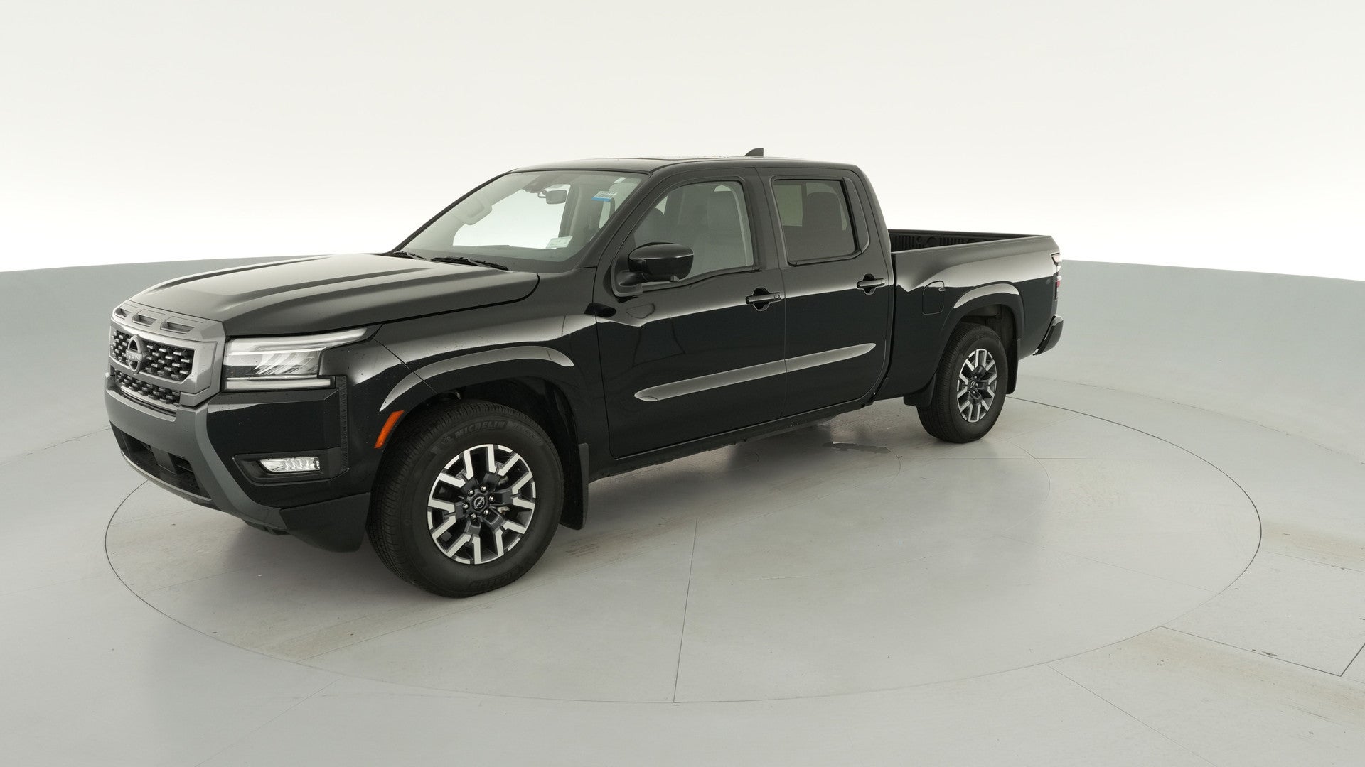 2025 Nissan Frontier Crew Cab vehicle photo