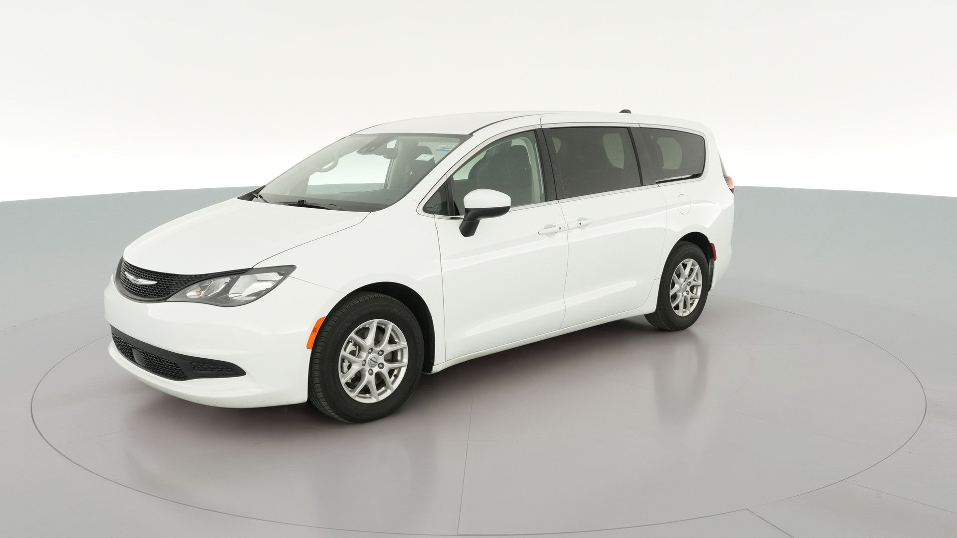 2023 Chrysler Voyager vehicle photo