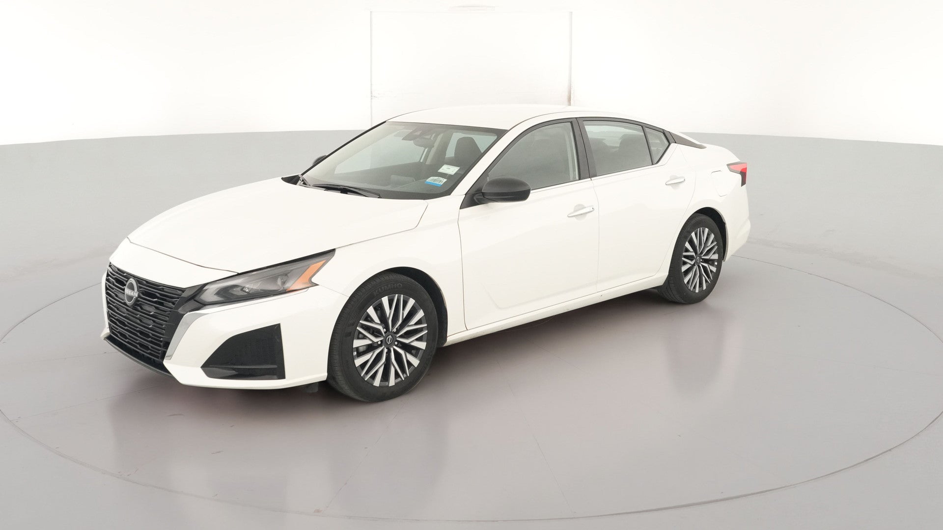 2025 Nissan Altima vehicle photo