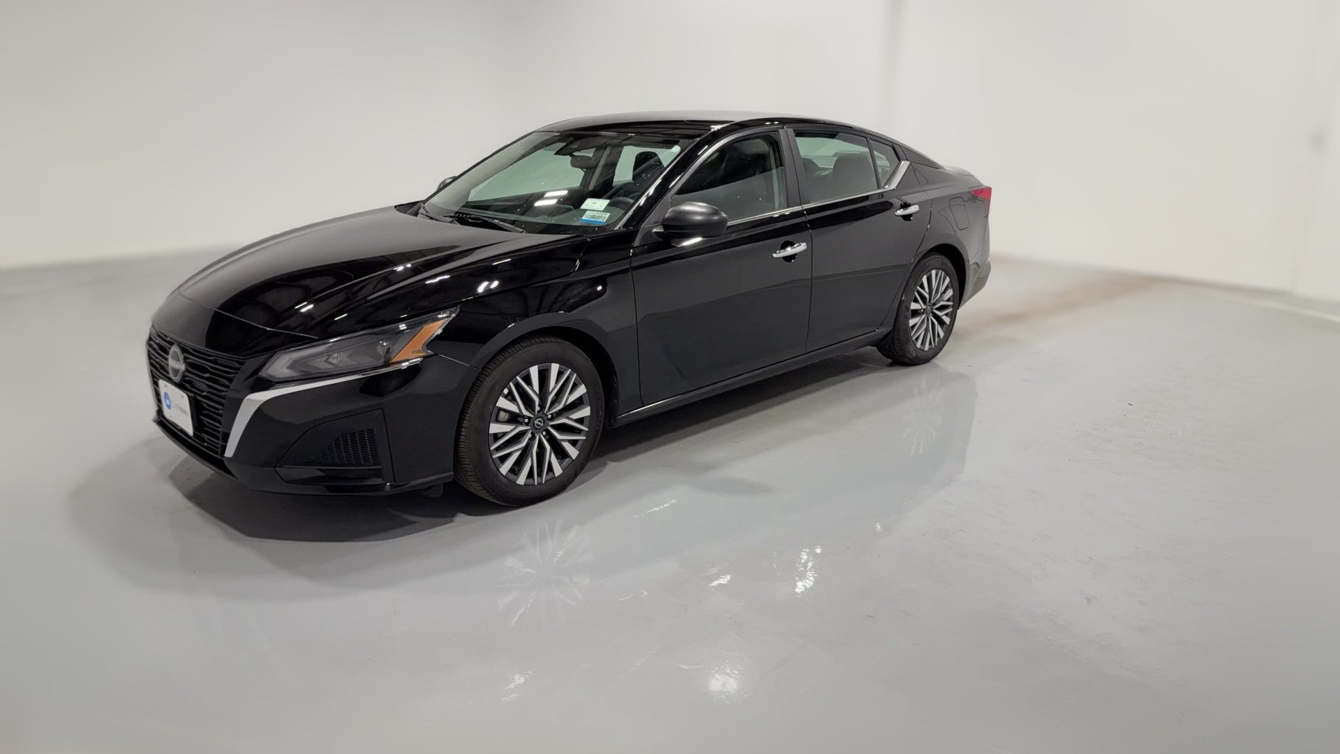 2025 Nissan Altima vehicle photo