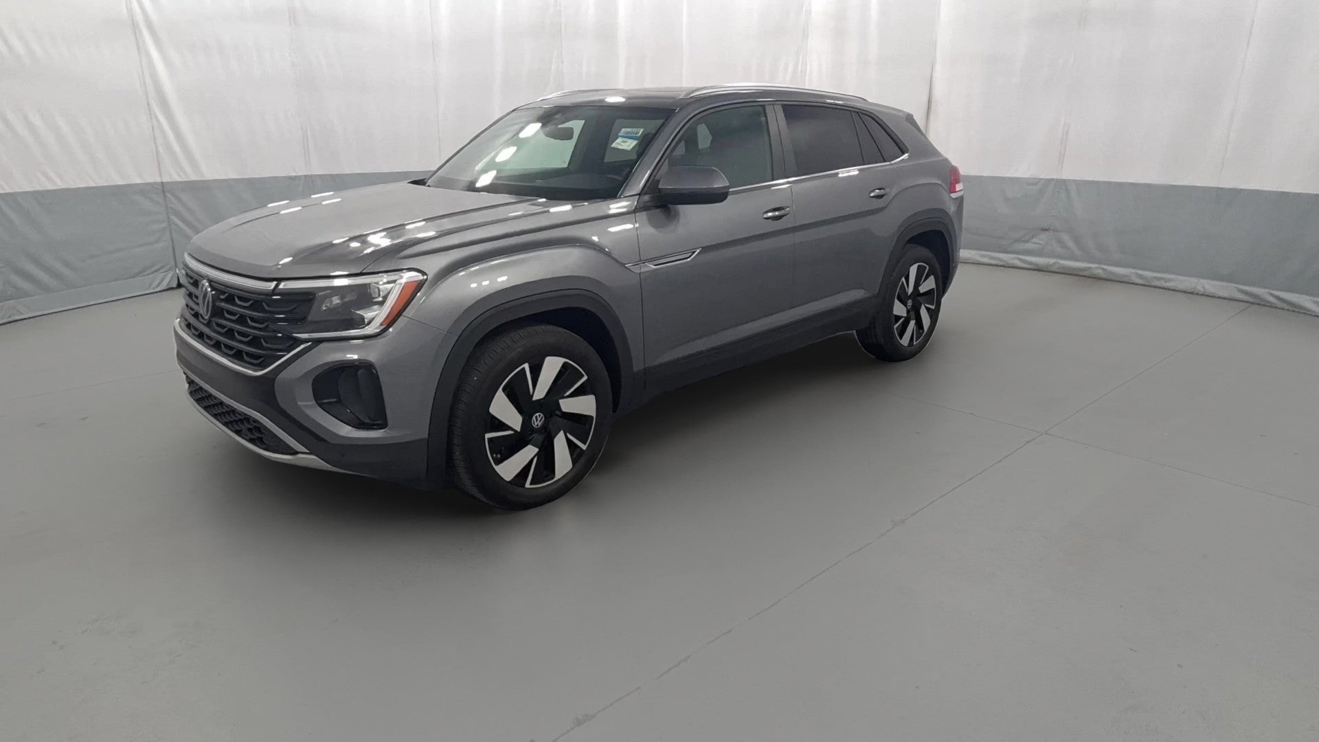 2024 Volkswagen Atlas Cross Sport vehicle photo