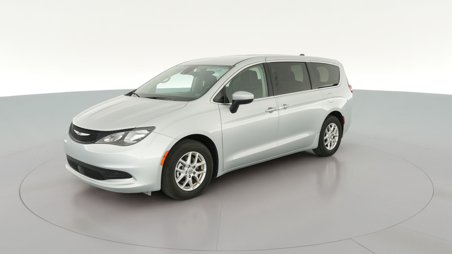 2023 Chrysler Voyager vehicle photo