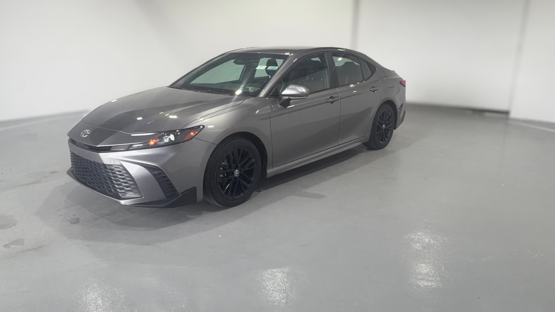 2025 Toyota Camry vehicle photo