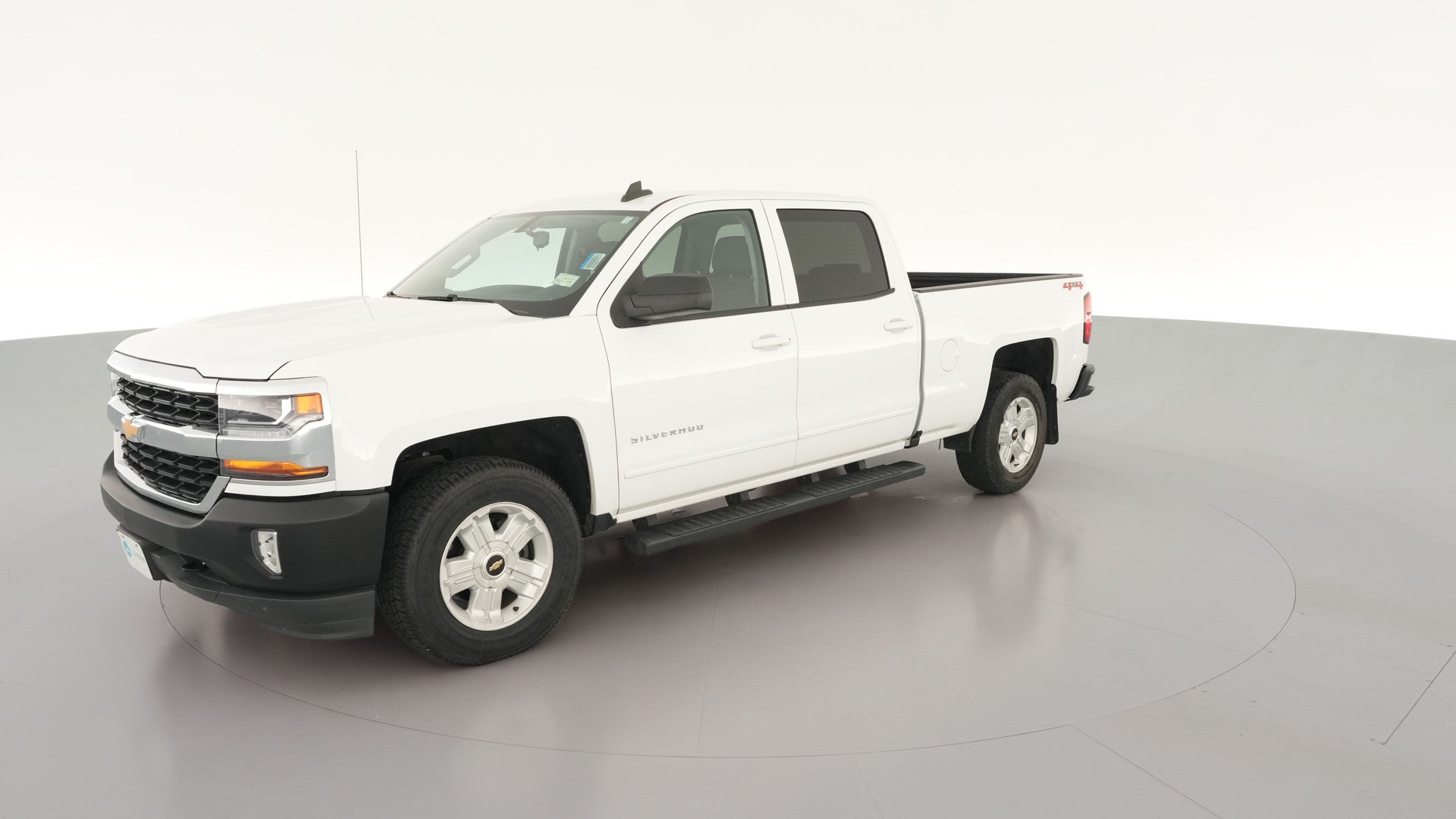 2018 Chevrolet Silverado 1500 Crew Cab vehicle photo