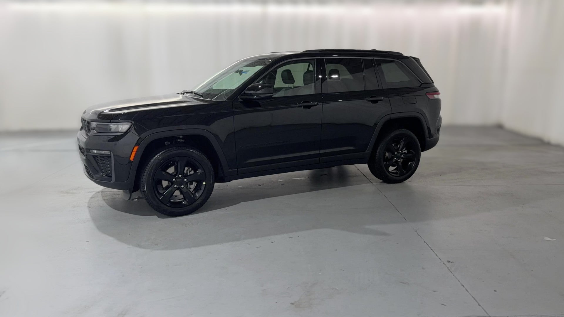 2026 Jeep Grand Cherokee vehicle photo