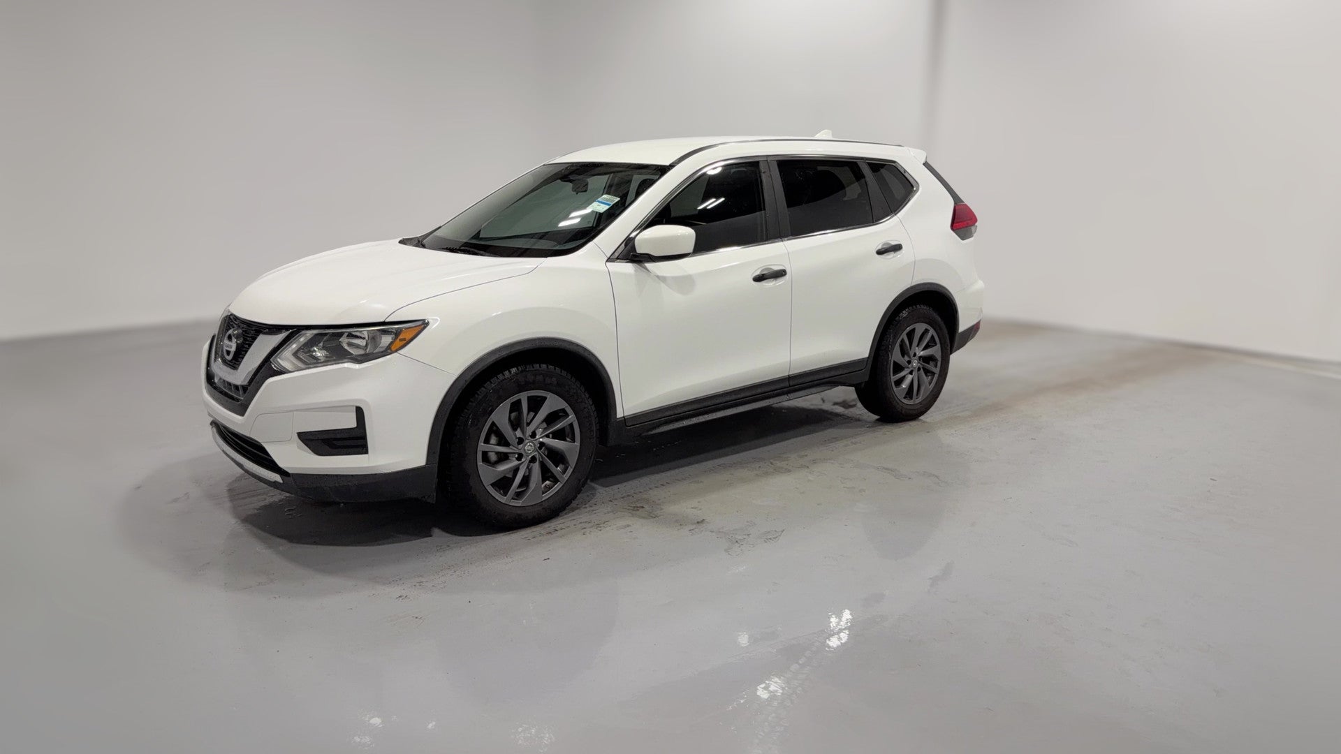 2017 Nissan Rogue vehicle photo