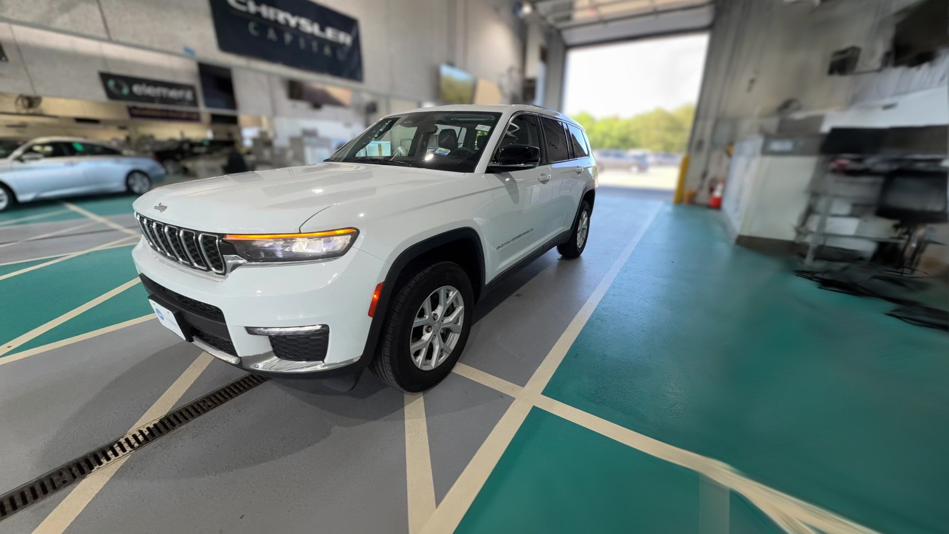 2024 Jeep Grand Cherokee L vehicle photo