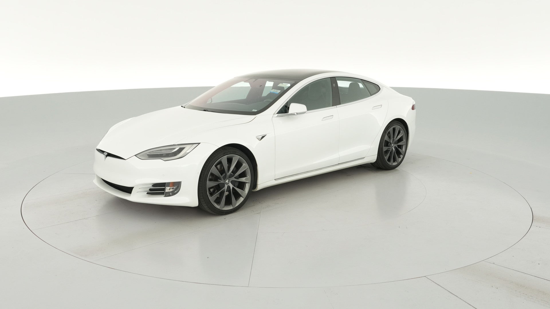 2019 Tesla Model S vehicle photo