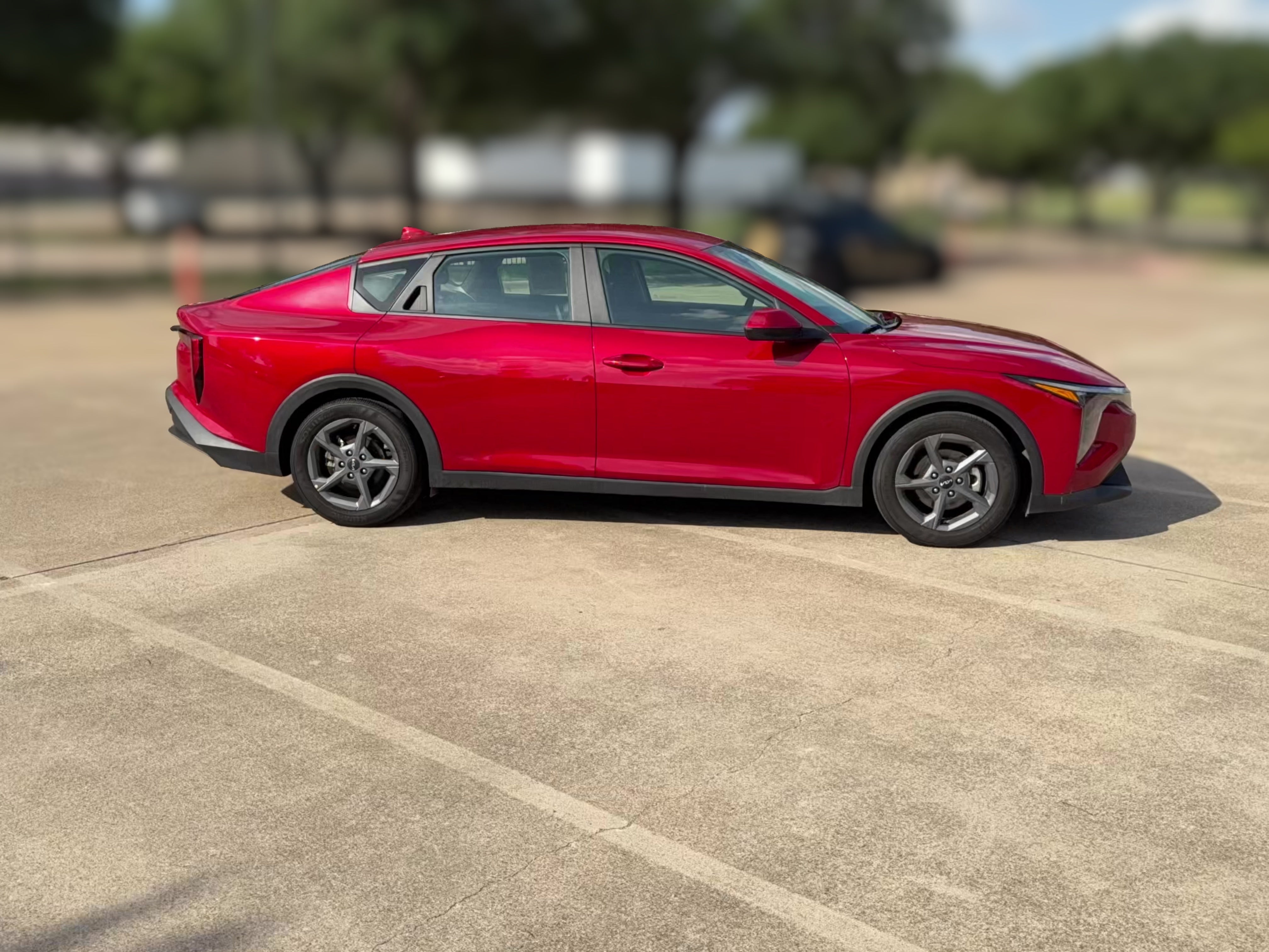 2025 Kia K4 LXS - Photo 33