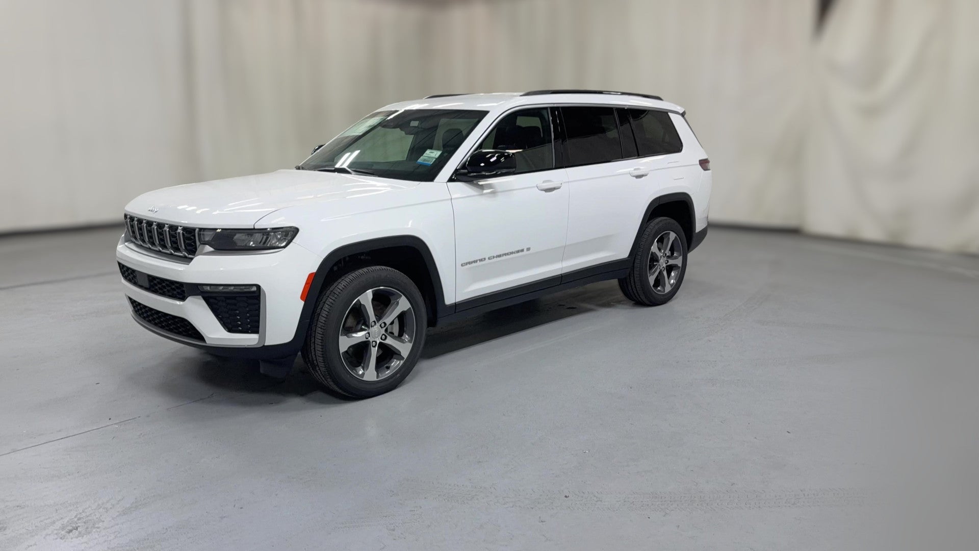 2026 Jeep Grand Cherokee L vehicle photo