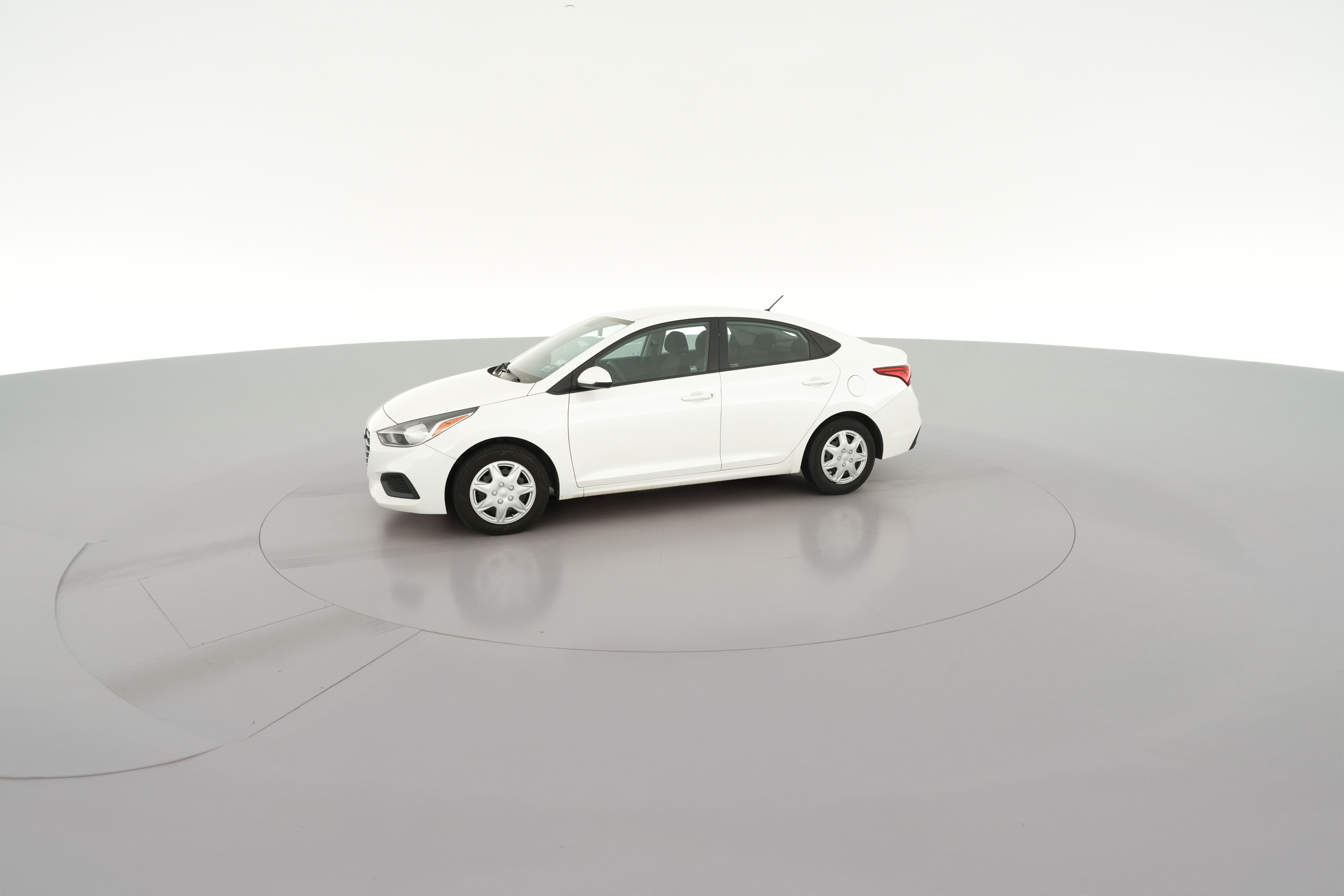 2021 Hyundai Accent SE - Photo 21