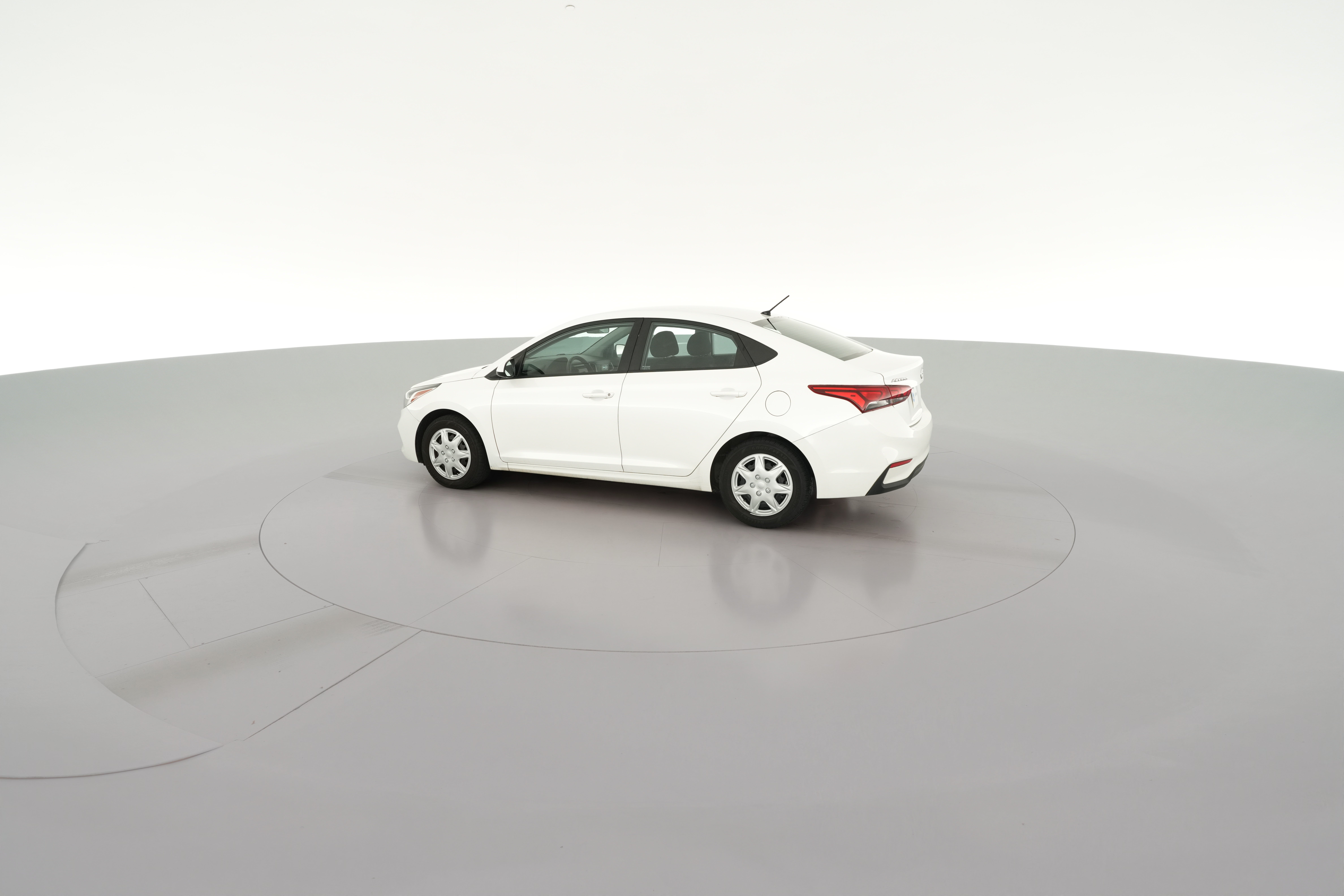 2021 Hyundai Accent SE - Photo 23
