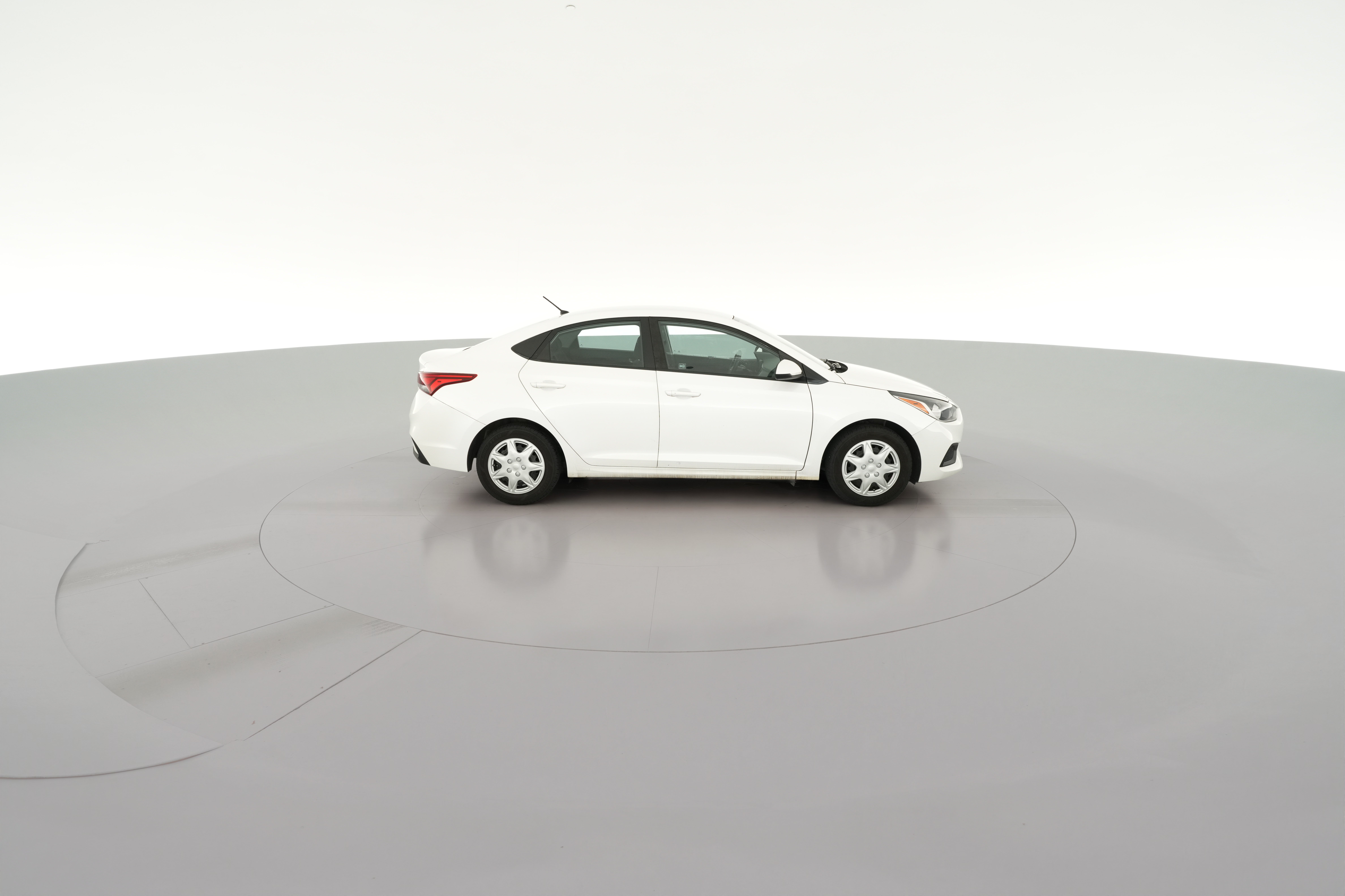 2021 Hyundai Accent SE - Photo 30