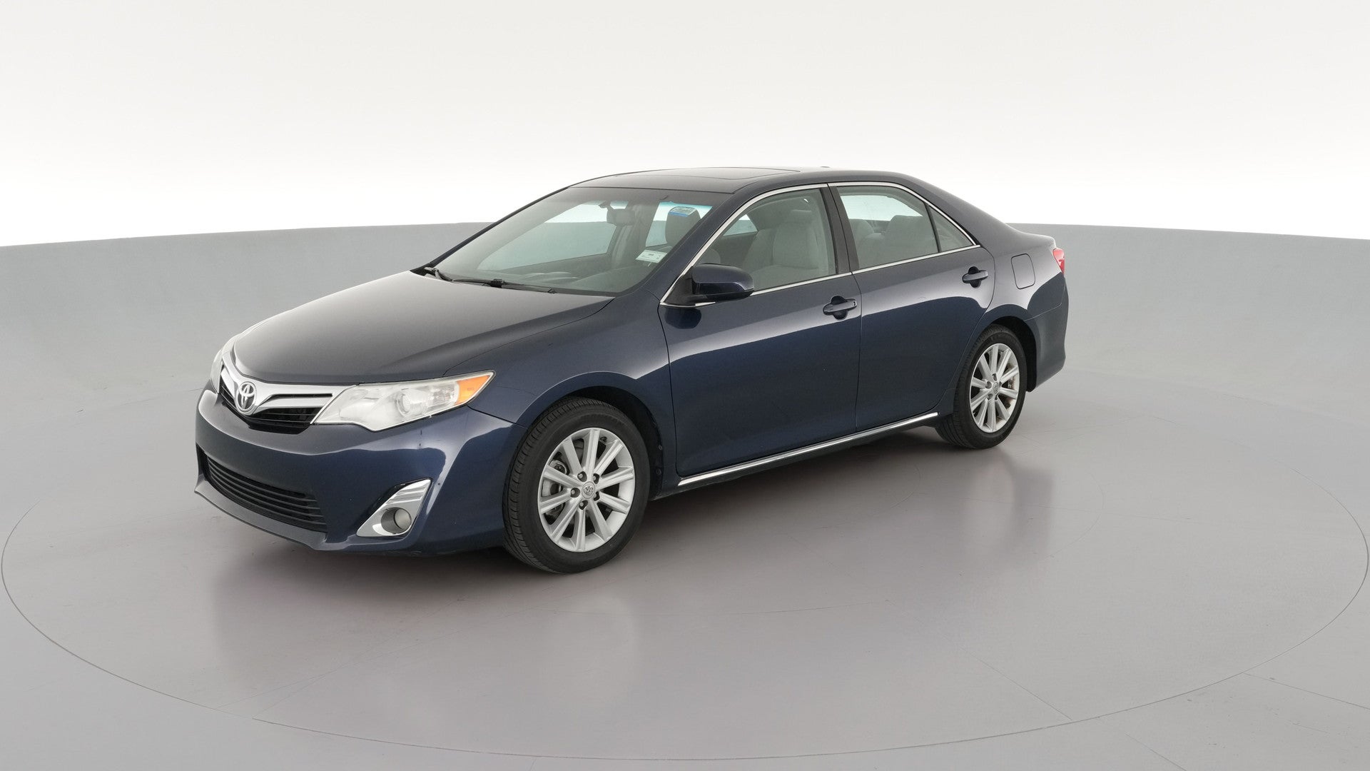 2014 Toyota Camry vehicle photo