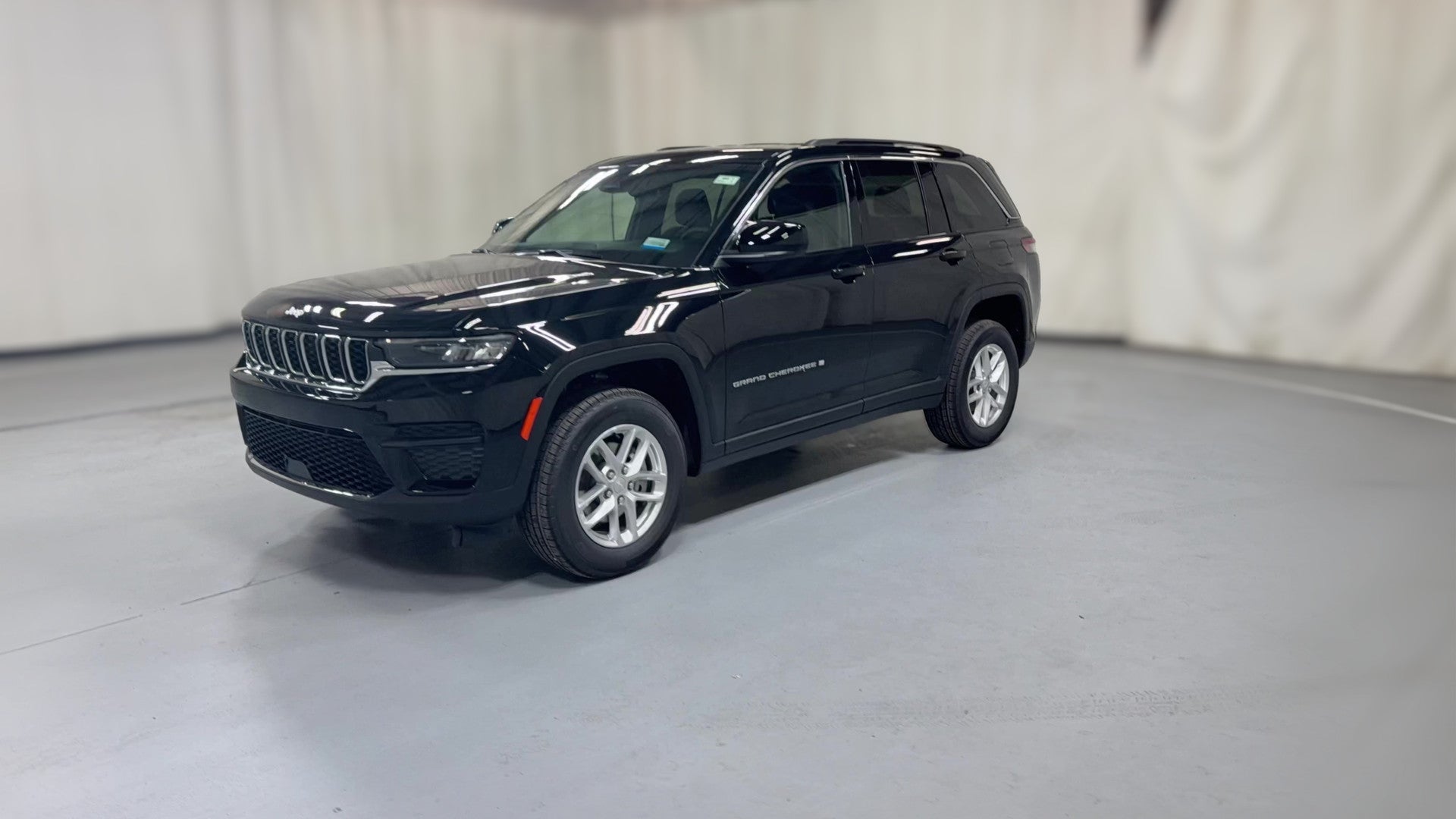 2026 Jeep Grand Cherokee vehicle photo