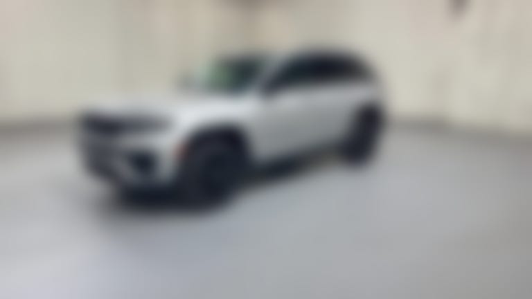 2026 Jeep Grand Cherokee vehicle photo