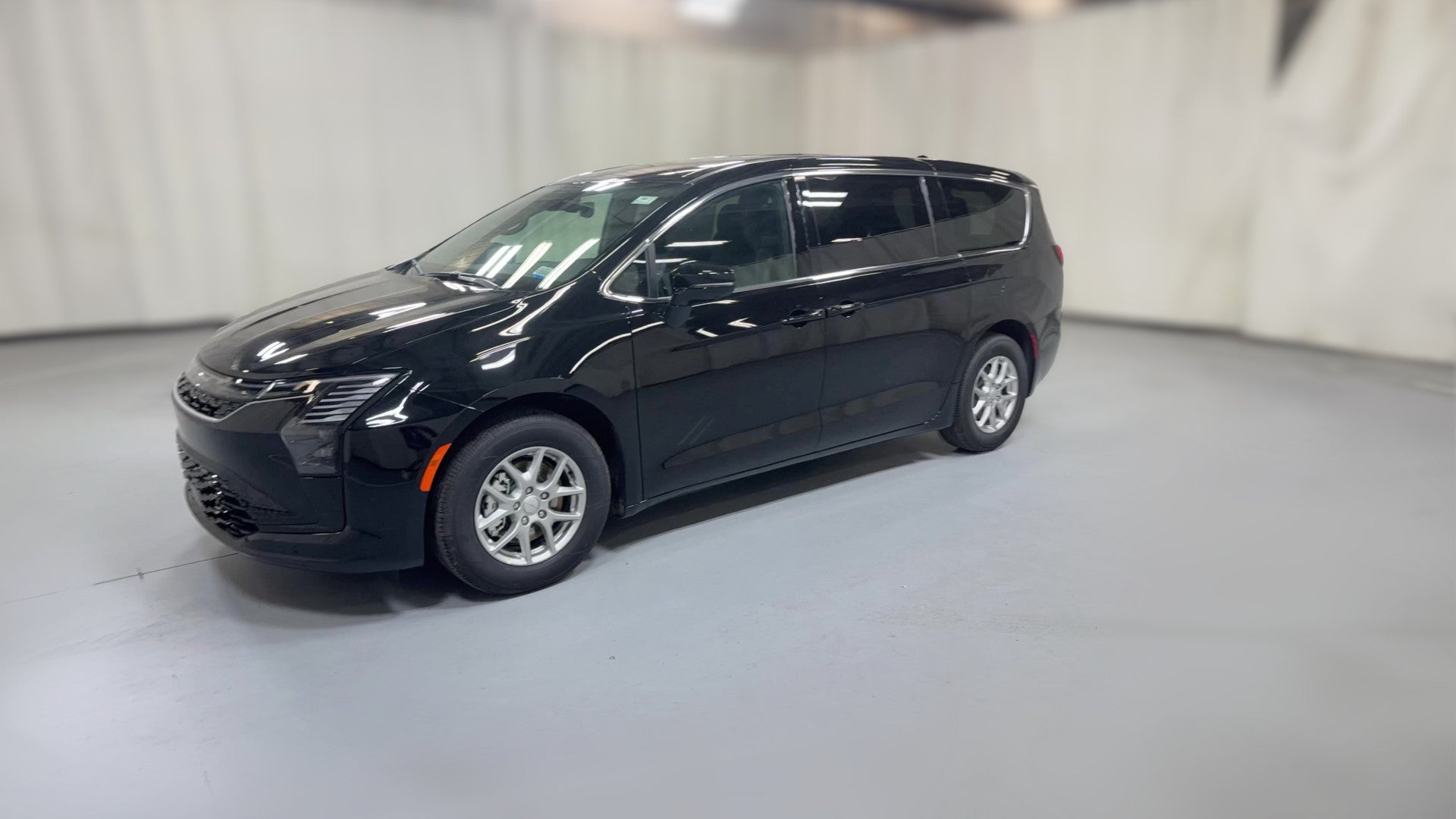 2027 Chrysler Pacifica vehicle photo