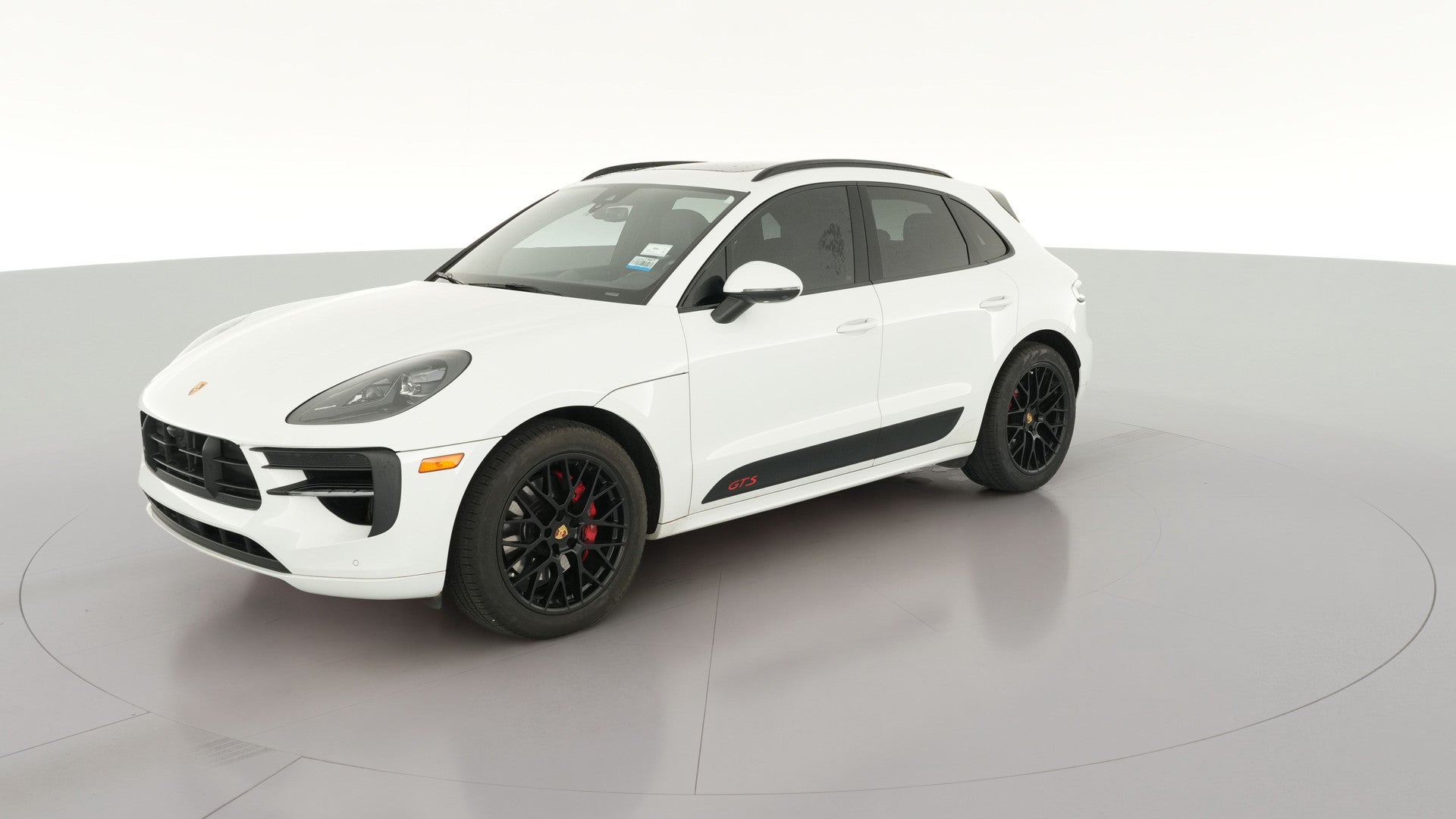 2021 Porsche Macan vehicle photo