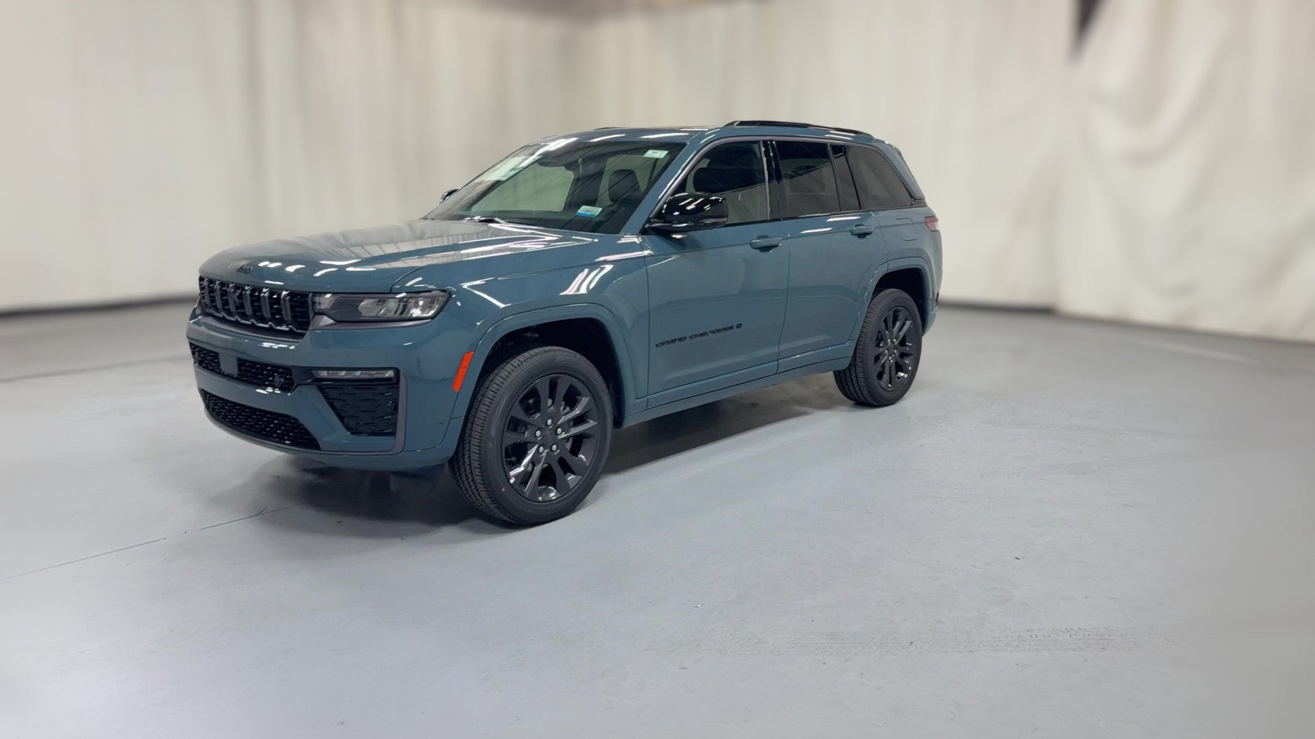 2026 Jeep Grand Cherokee vehicle photo