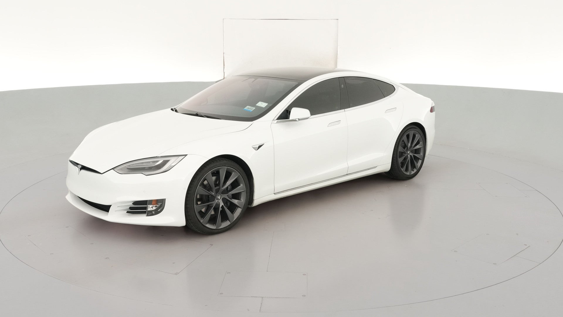 2020 Tesla Model S vehicle photo