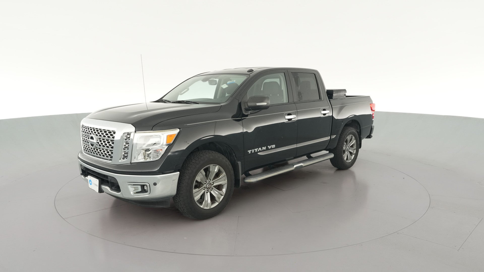 2019 Nissan Titan Crew Cab vehicle photo