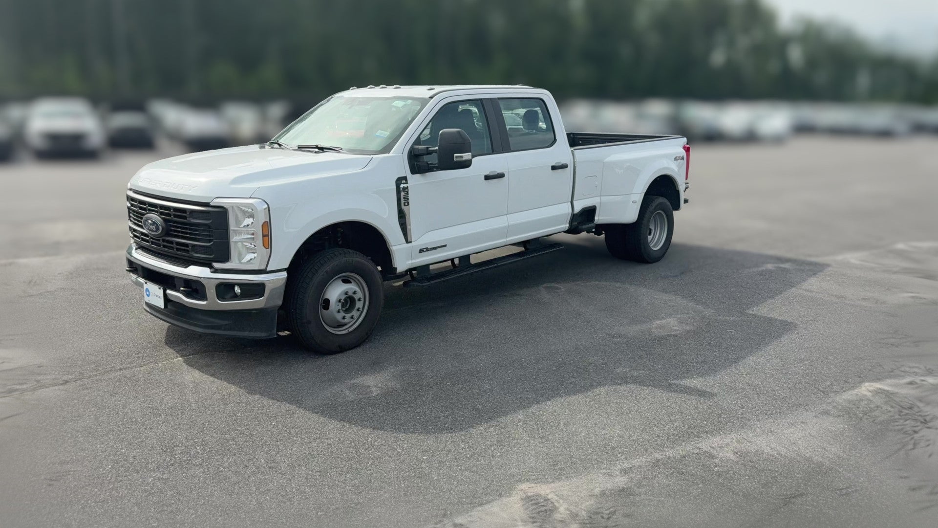 2025 Ford F350 Super Duty Crew Cab vehicle photo