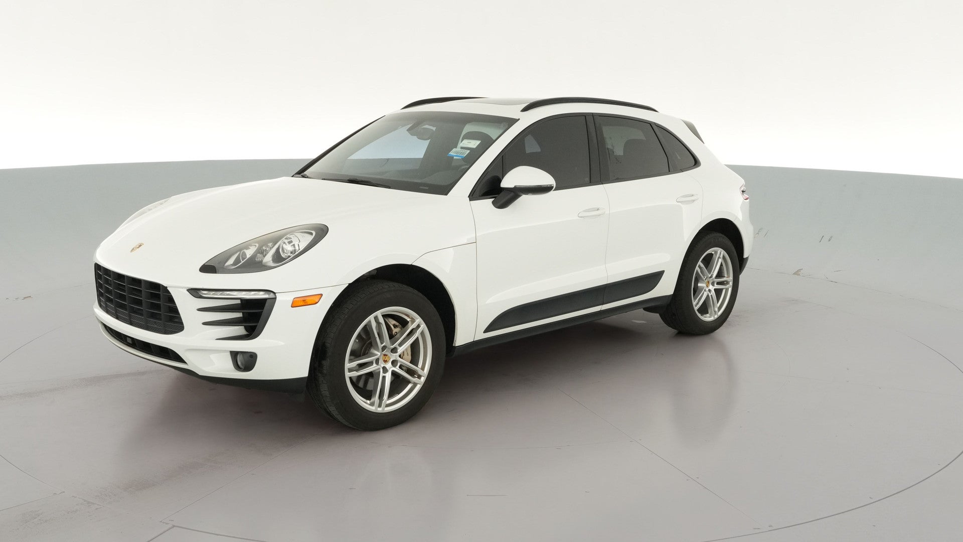 2016 Porsche Macan vehicle photo