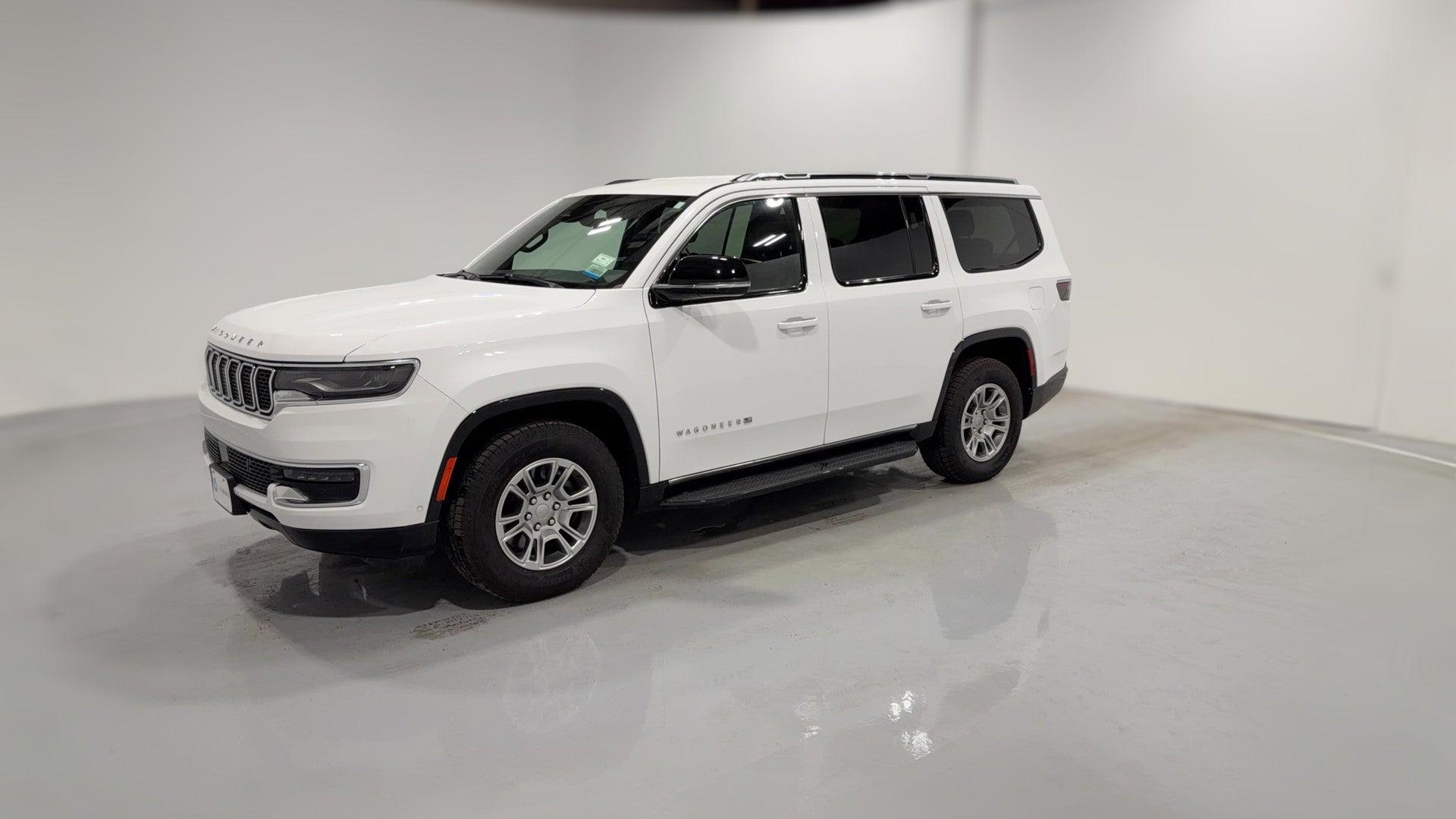 2024 Jeep Wagoneer vehicle photo